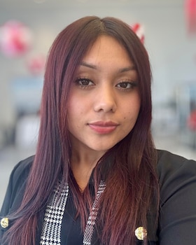 Staff member Brenda Guillen from ID_4025ecb0a502