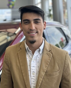 Staff member Walter Chavarria from ID_a9128e4c7a71