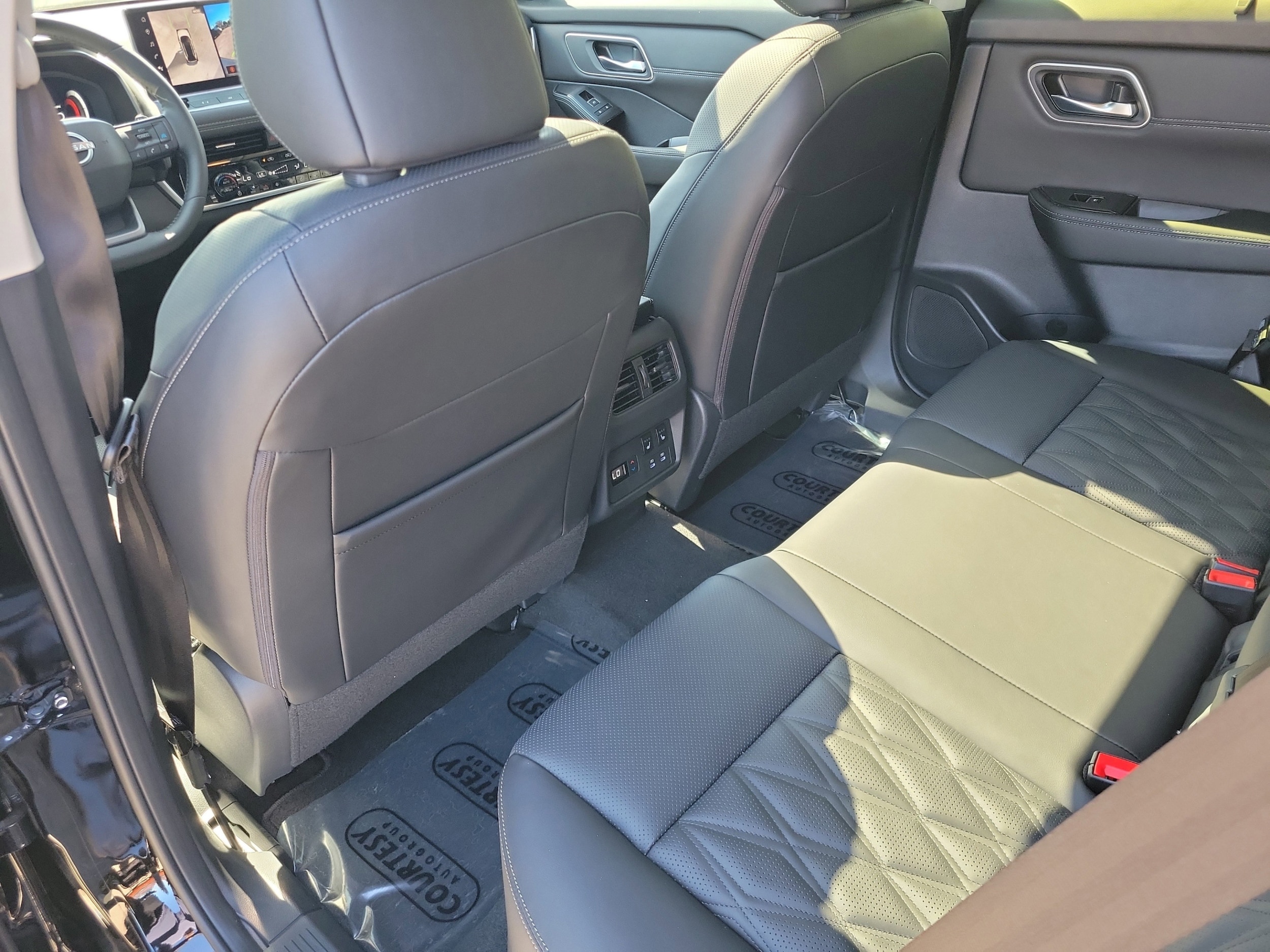2026 Nissan Rogue Platinum - Photo 11
