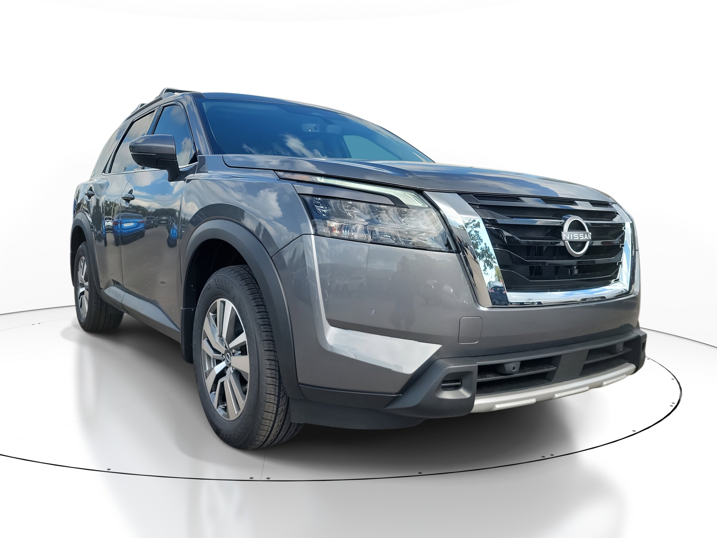 2025 Nissan Pathfinder SL photo 3