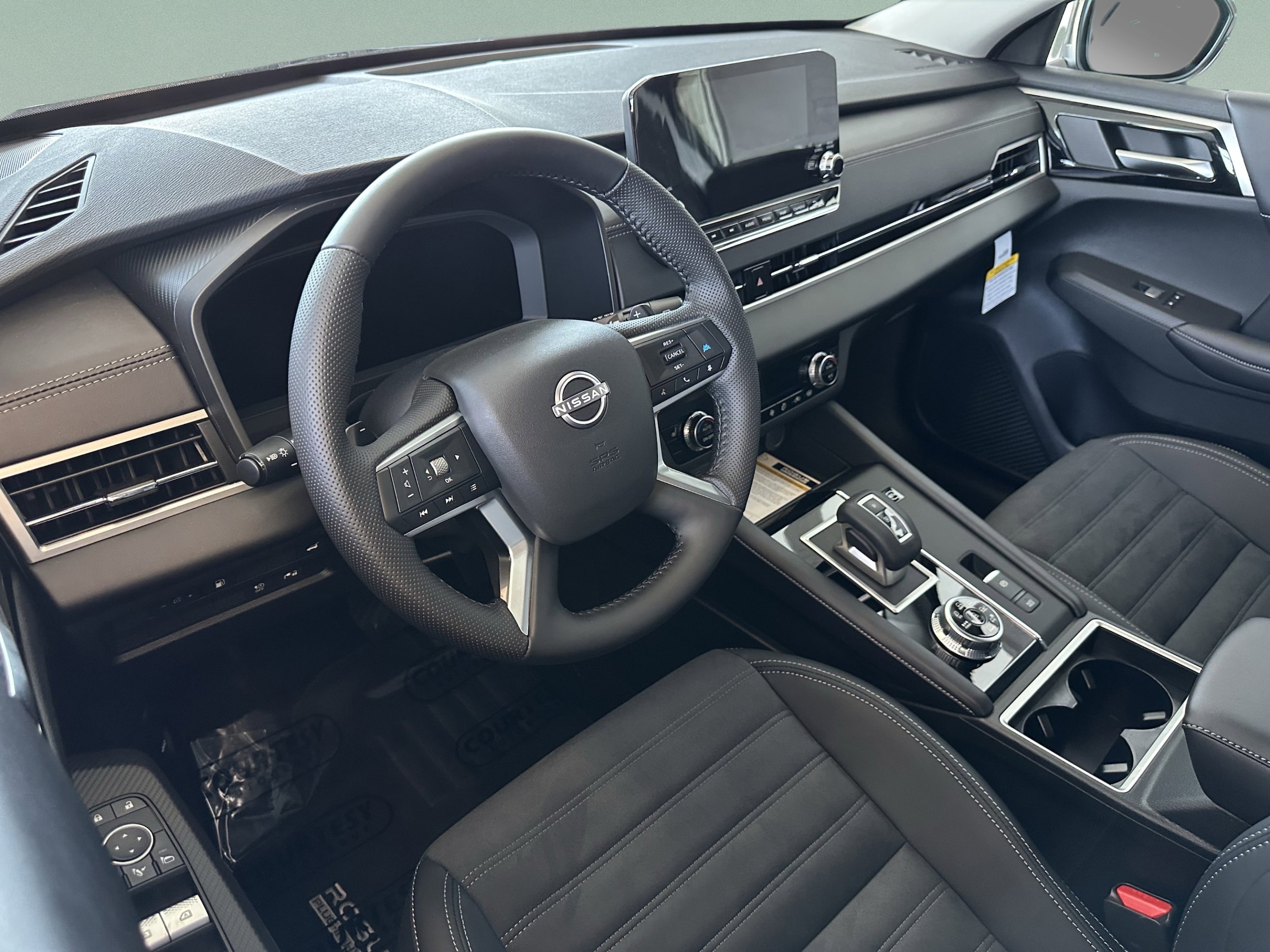 2026 Nissan Rogue Plug-In Hybrid SL - Photo 17
