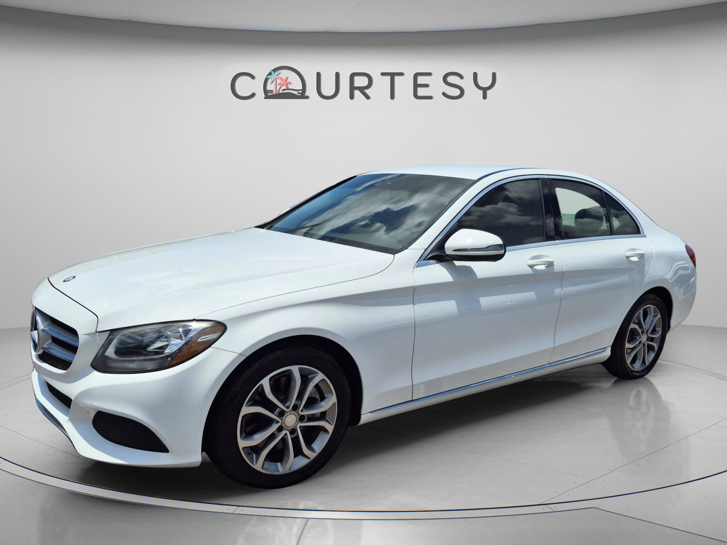 2016 Mercedes-Benz C-Class C300's photo
