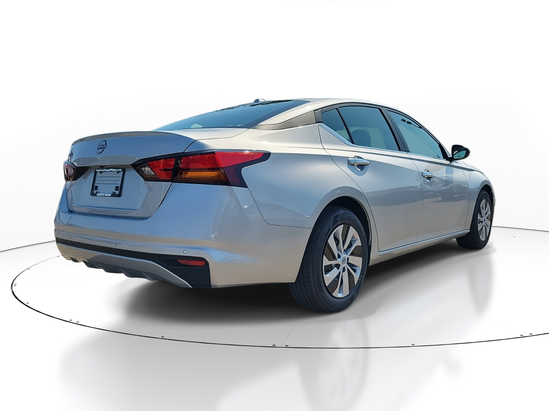 2025 Nissan Altima S photo 3