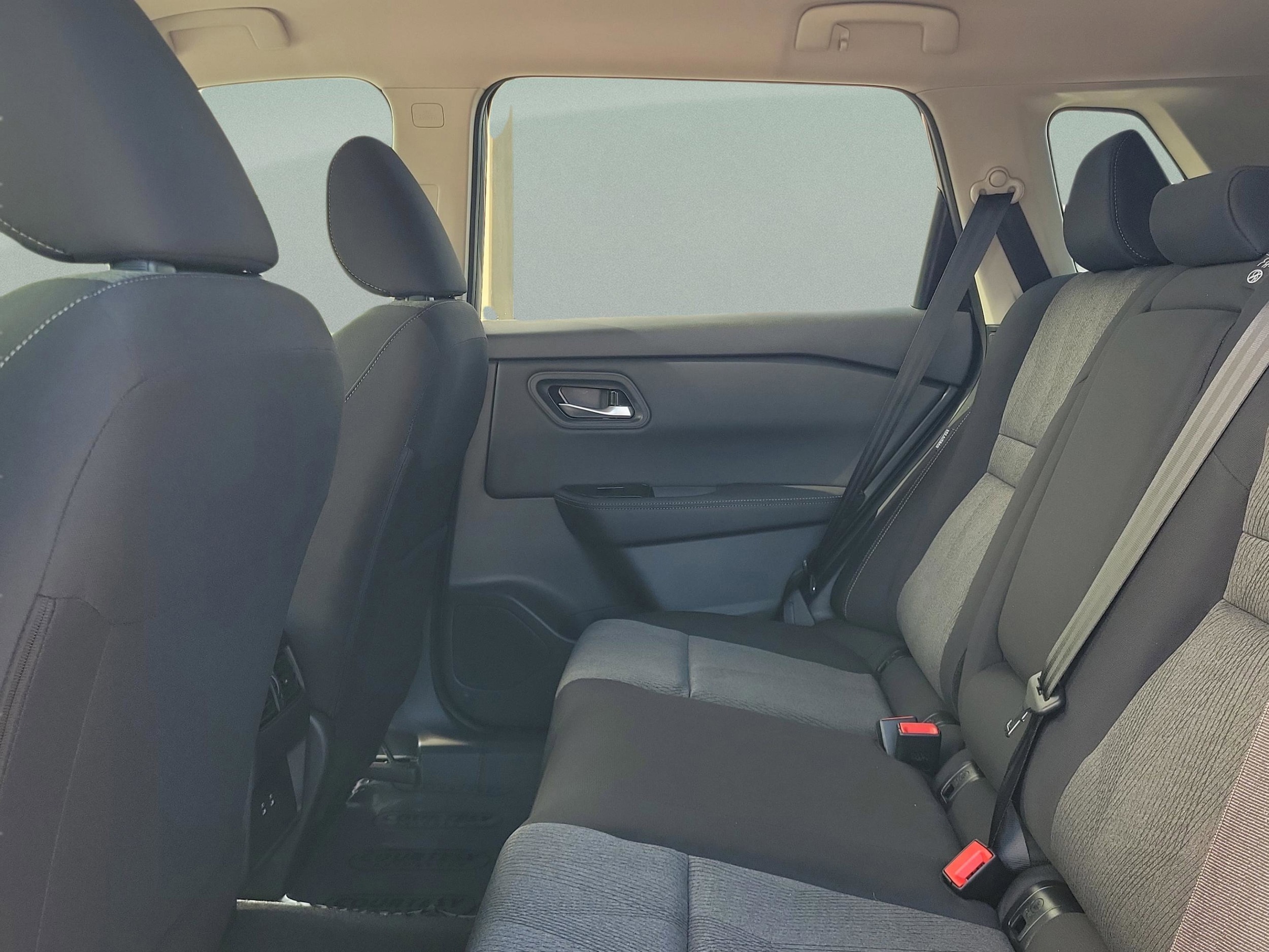 2026 Nissan Rogue SV - Photo 11