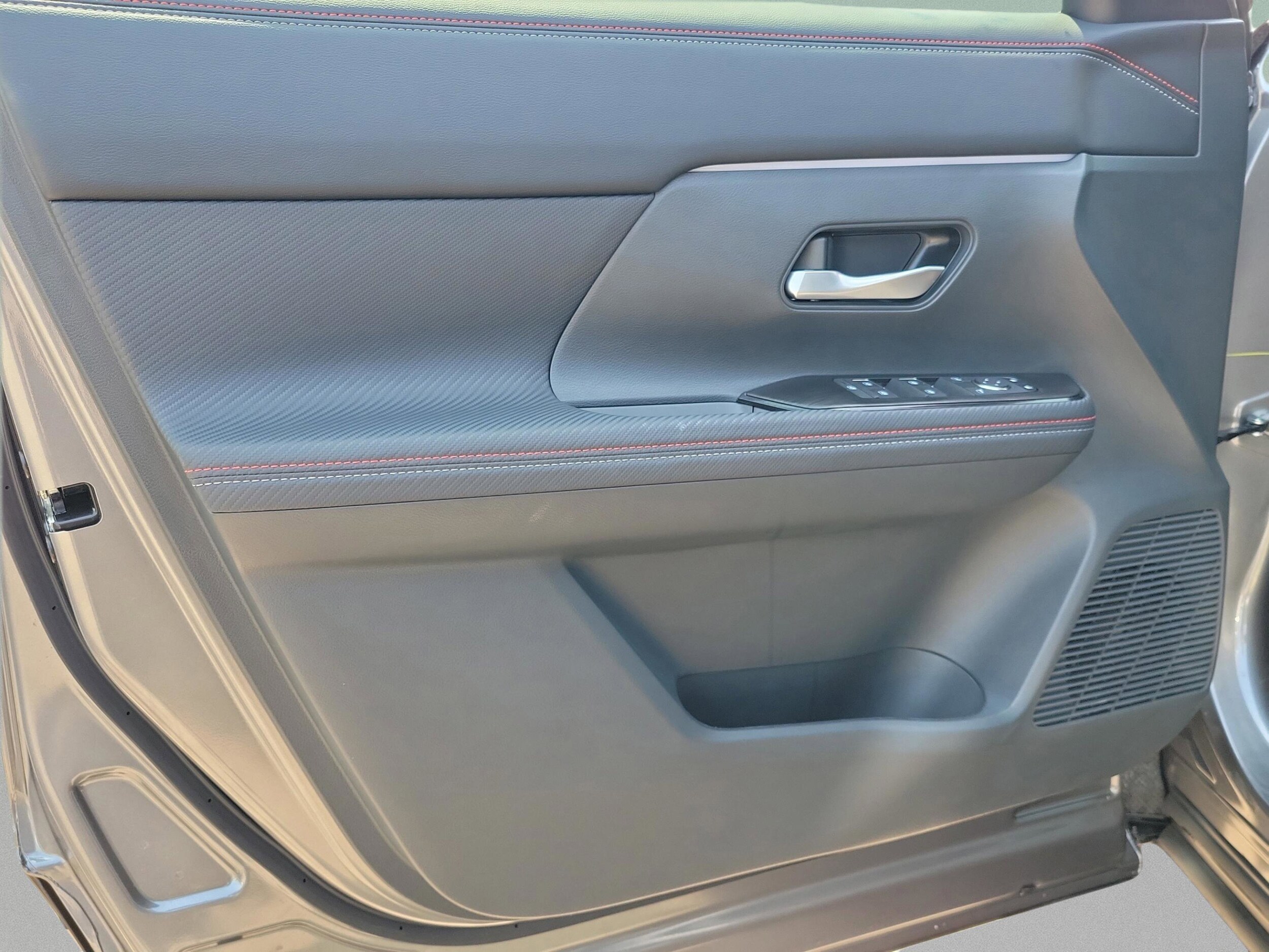 2025 Nissan Kicks SR - Photo 19