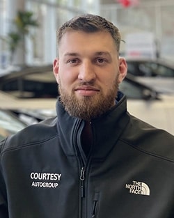 Staff member Richard Hess from ID_a9128e4c7a71