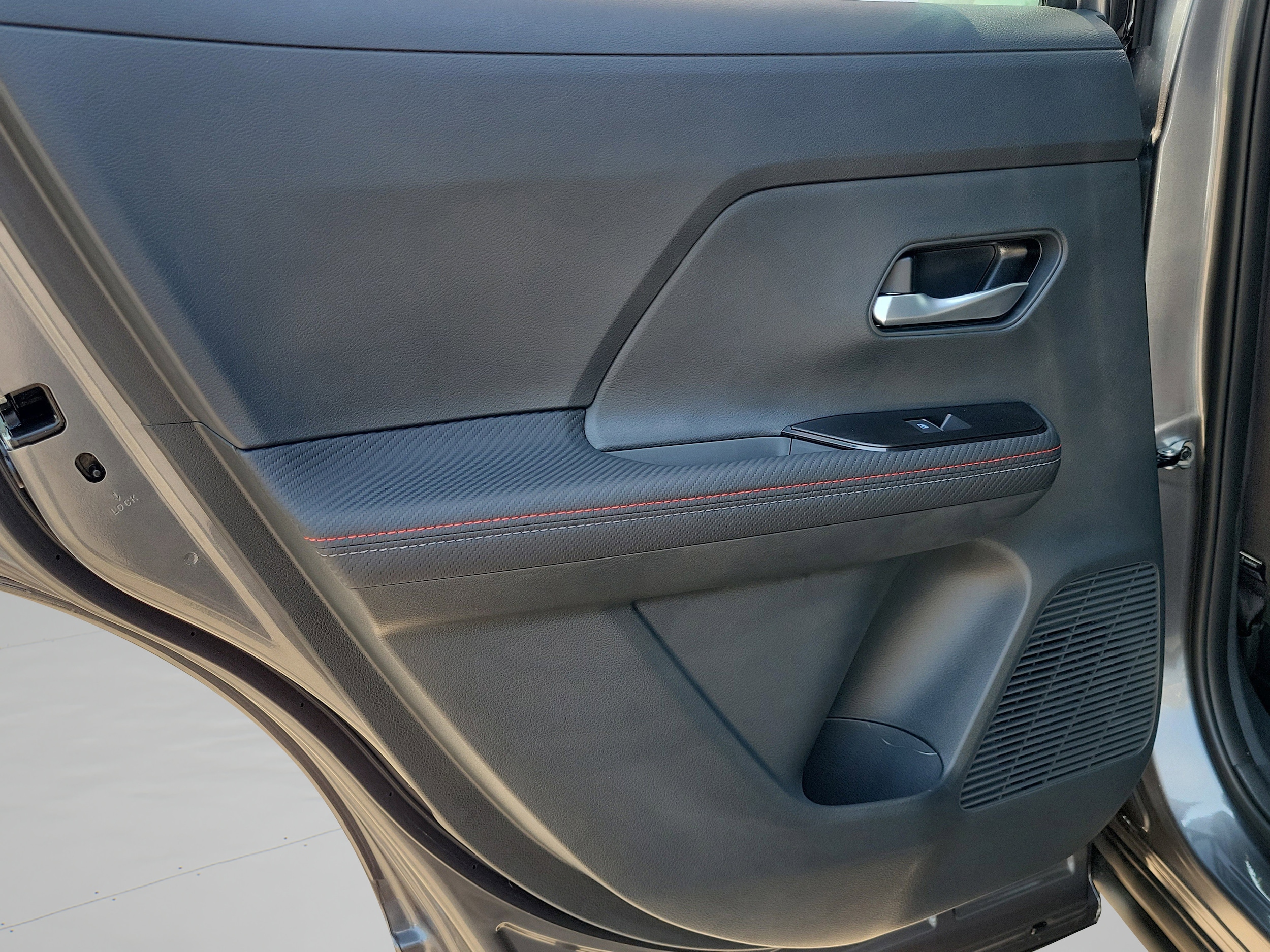 2025 Nissan Kicks SR - Photo 11