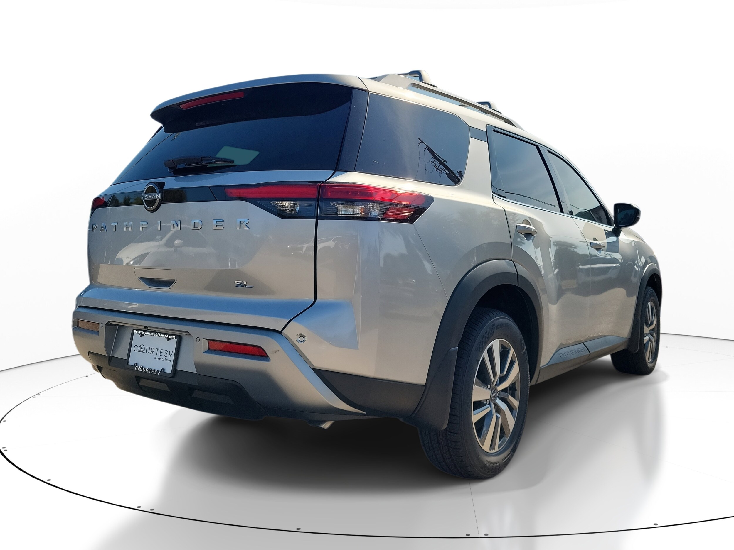 2025 Nissan Pathfinder SL photo 3