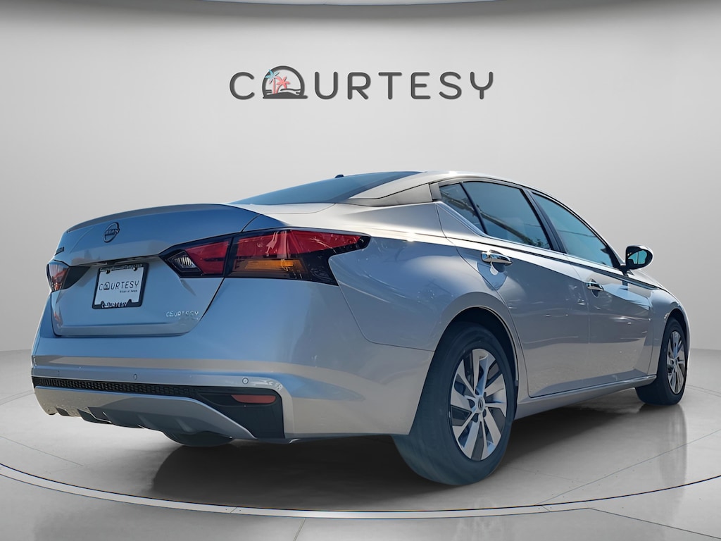 New 2025 Nissan Altima S Sedan
