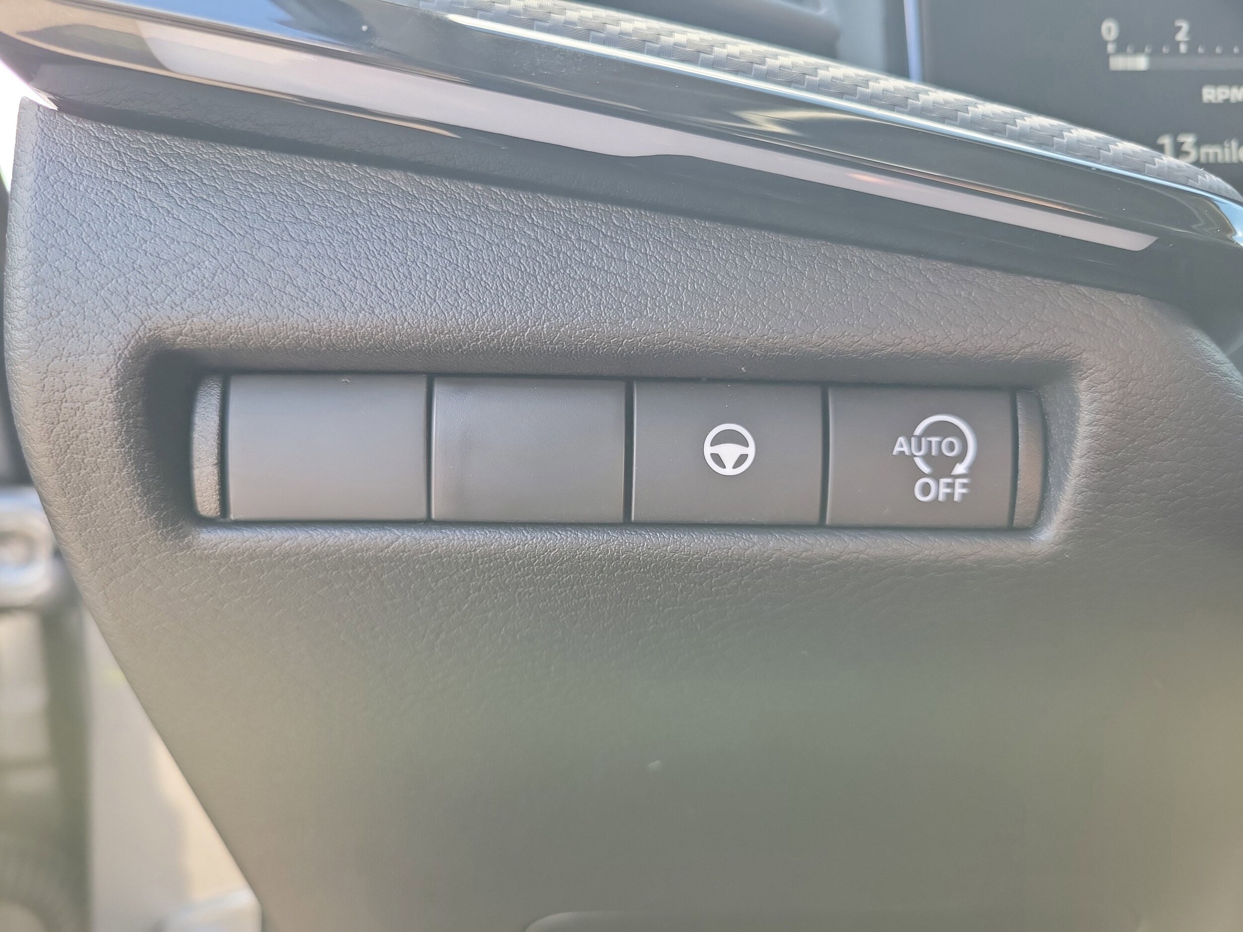 2025 Nissan Kicks SR - Photo 23