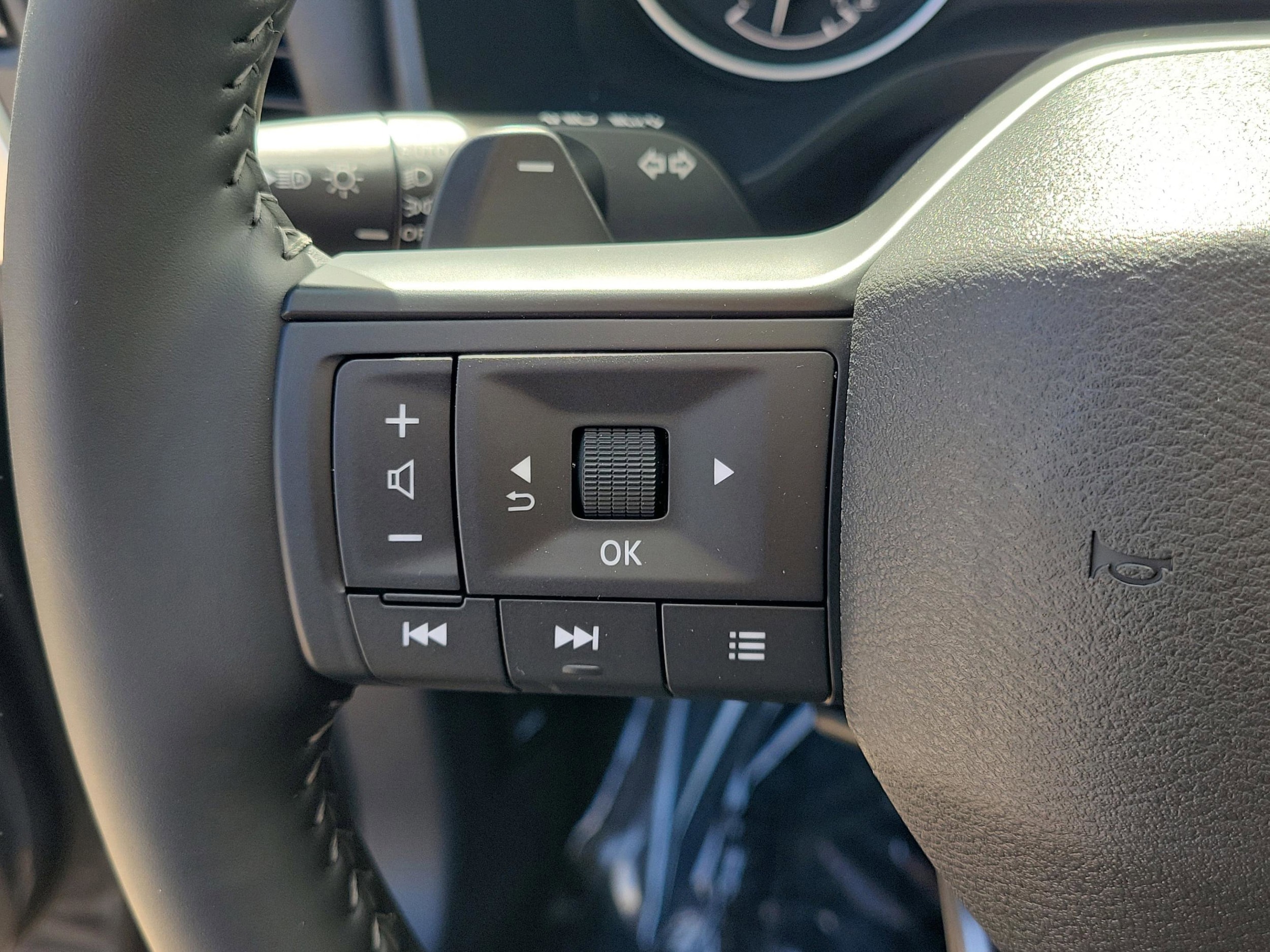 2026 Nissan Rogue SV - Photo 27
