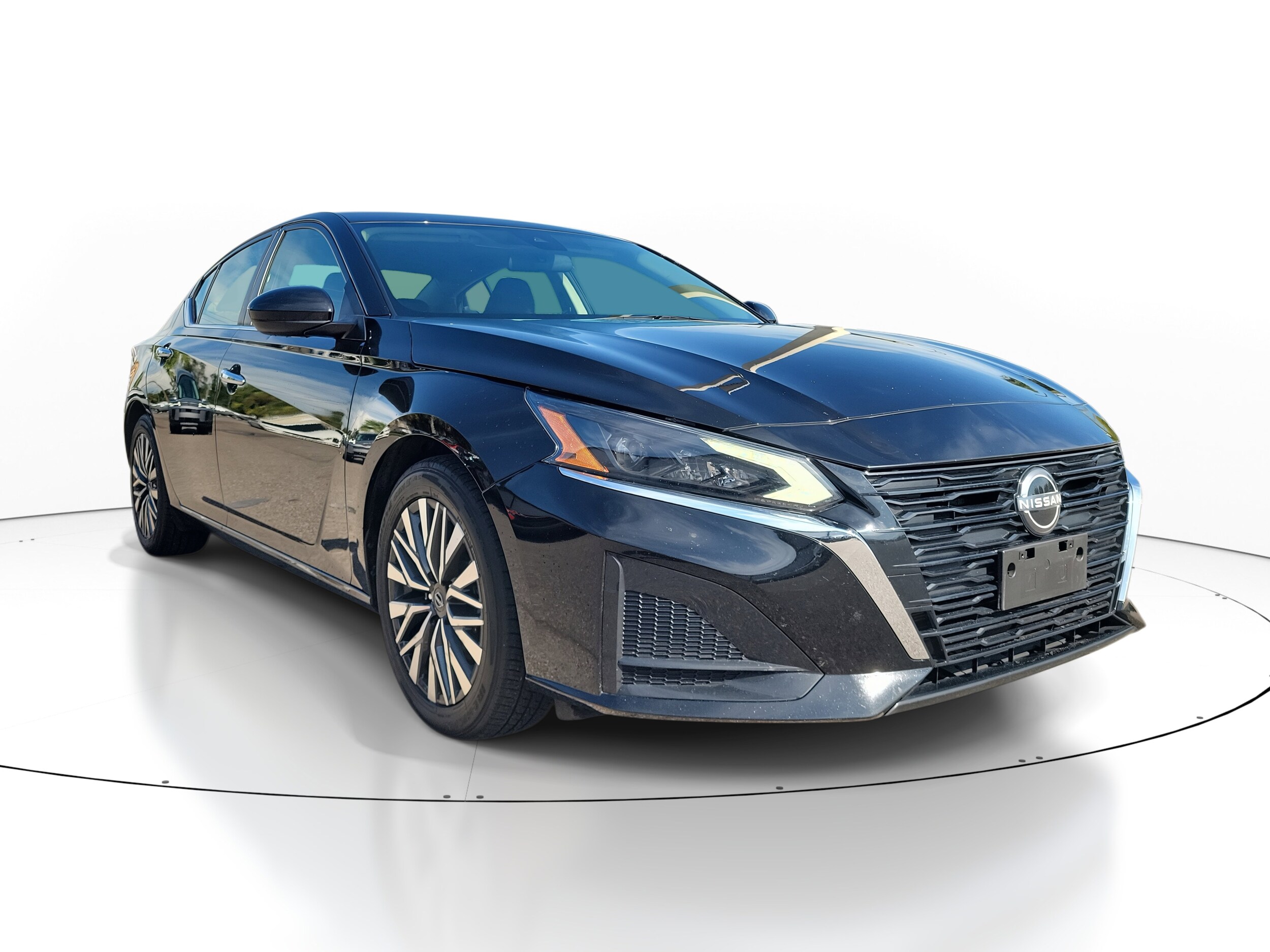 2023 Nissan Altima 2.5 SV photo 2