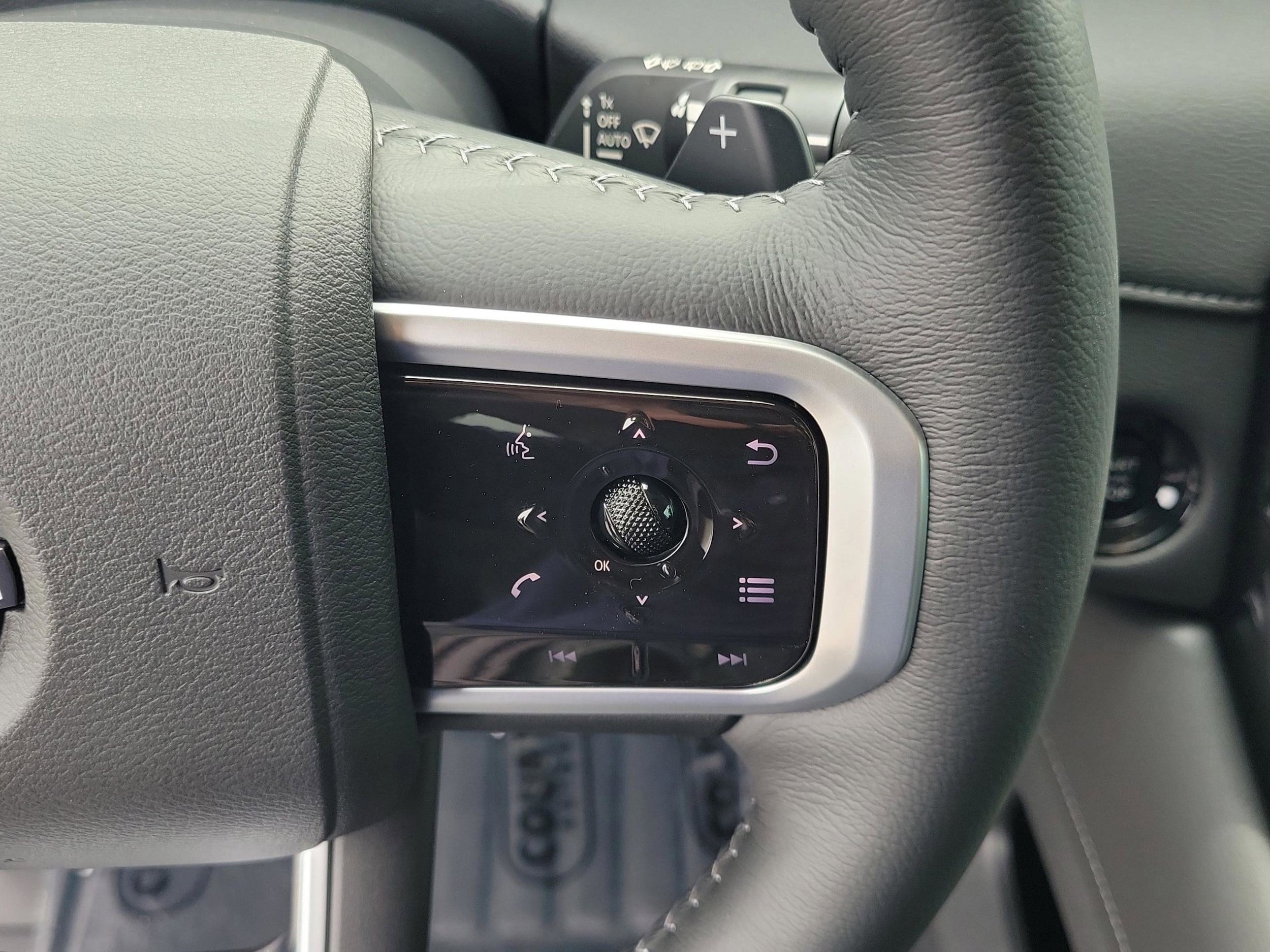 2026 Nissan Armada SV - Photo 21