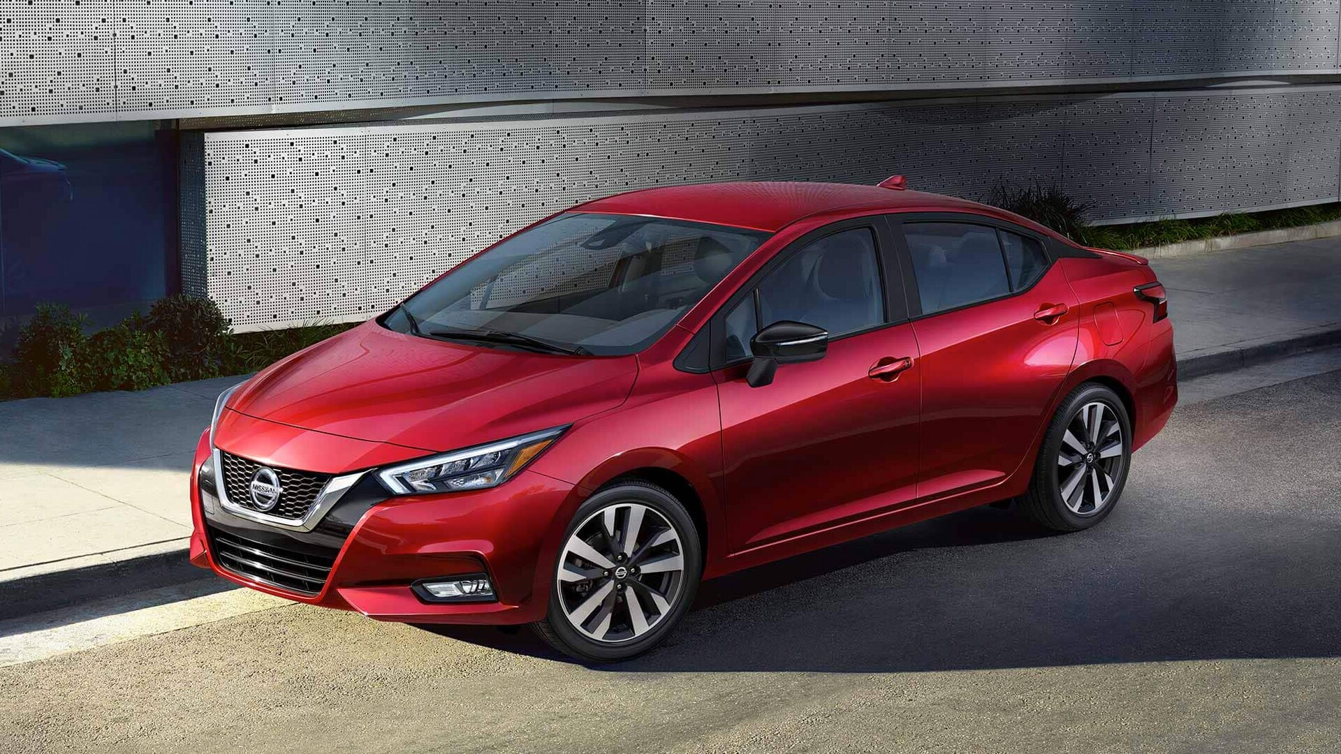 2020 Nissan Versa At Crown Nissan of Greenville