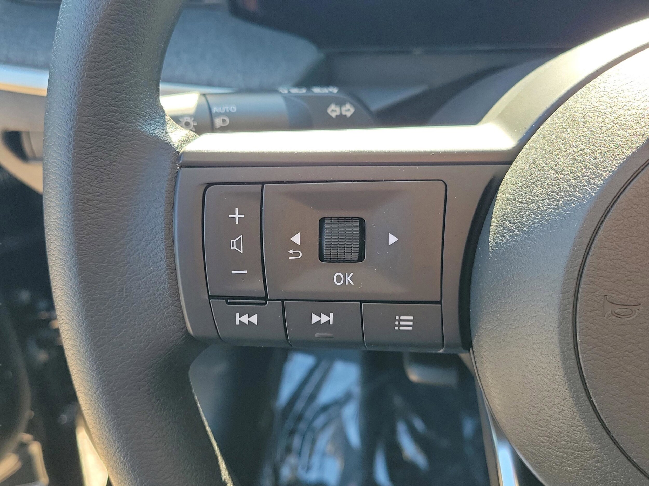 2026 Nissan KICKS SV - Photo 25