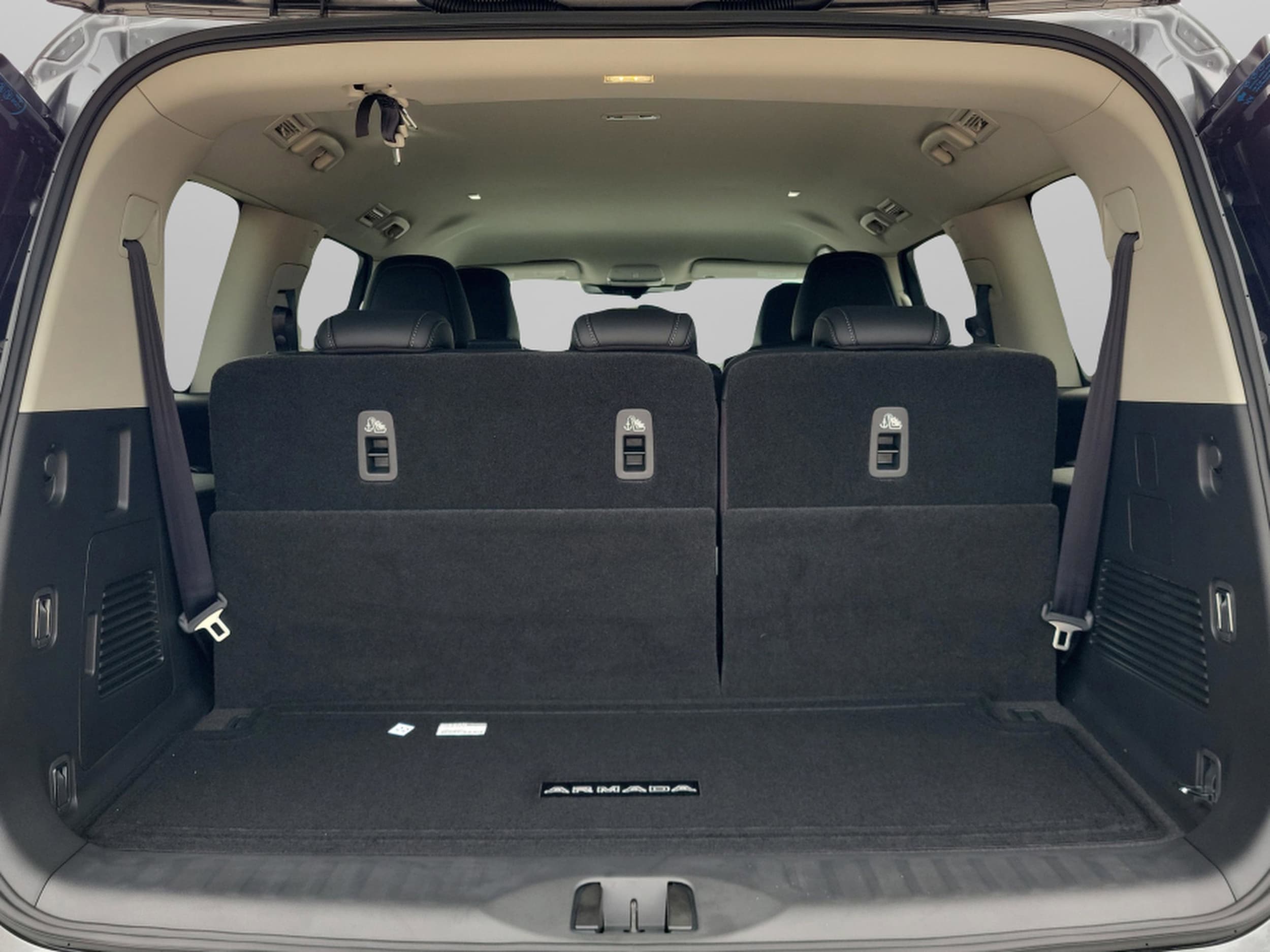 2026 Nissan Armada SV - Photo 30