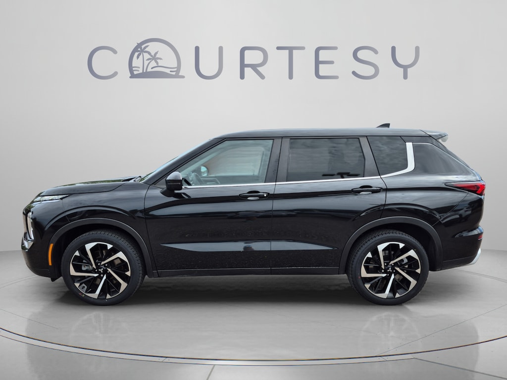 Used 2024 Mitsubishi Outlander SE SUV