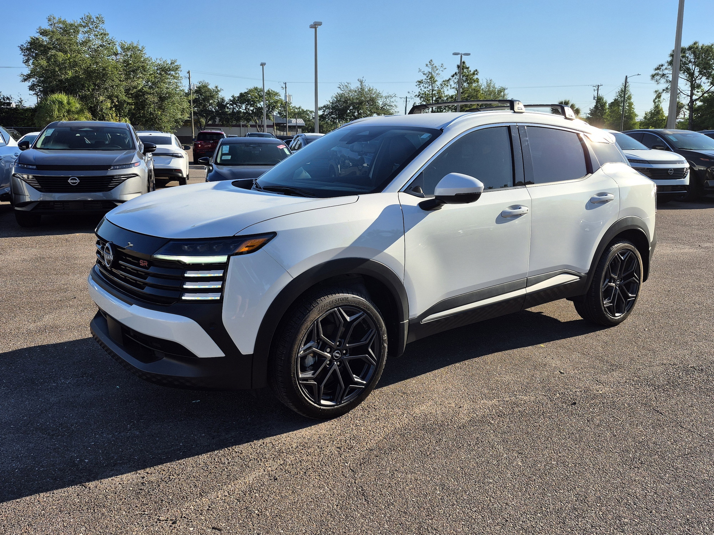 2025 Nissan Kicks 2.0 SR's photo