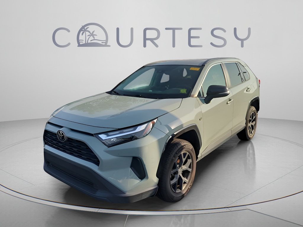 Used 2022 Toyota RAV4 XLE SUV