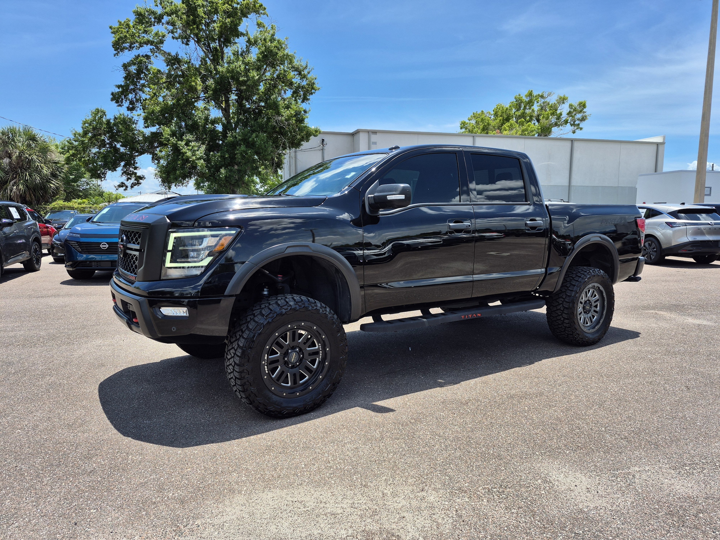 2021 Nissan Titan PRO-4X 4X4 Crew Cab's photo