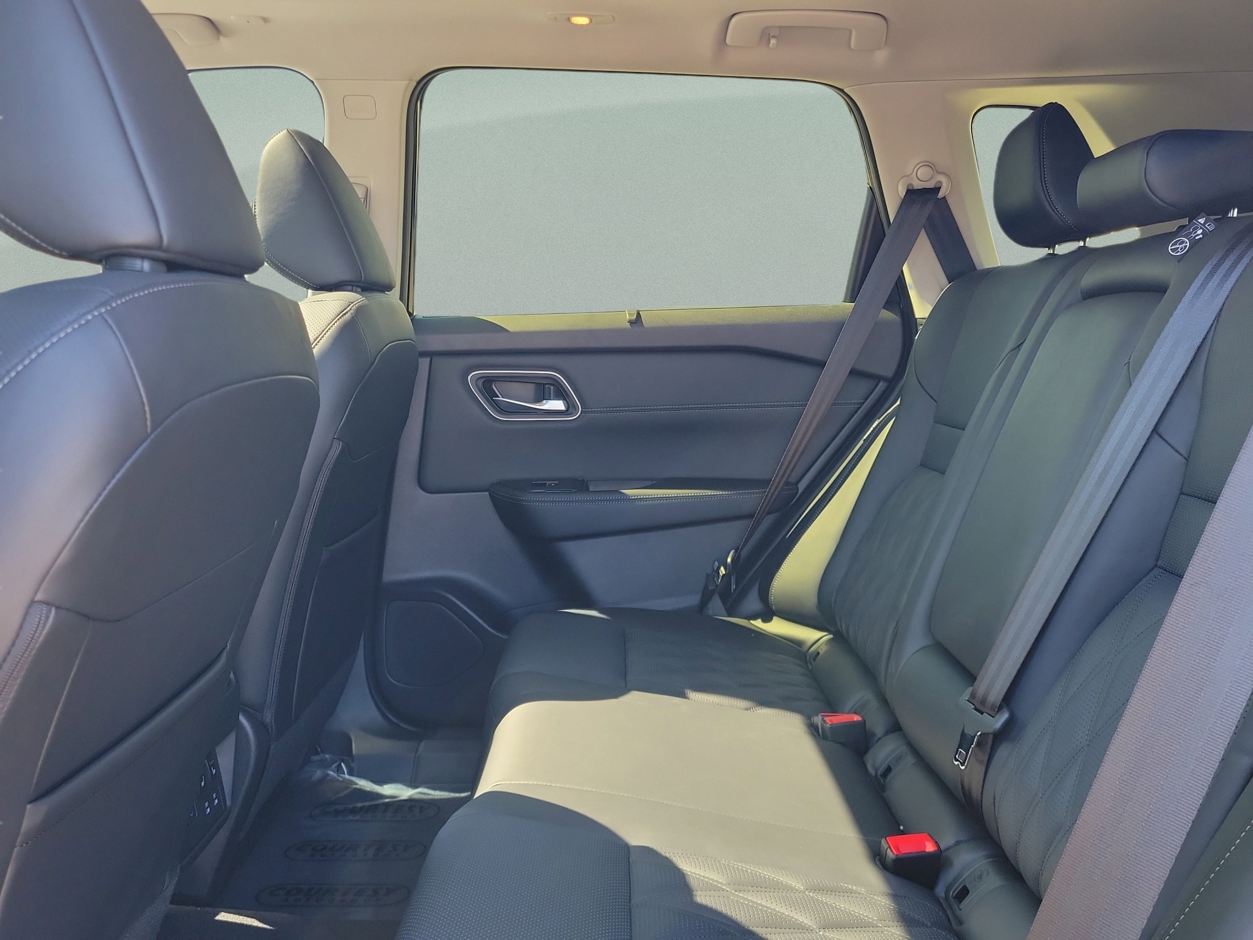 2026 Nissan Rogue Platinum - Photo 10