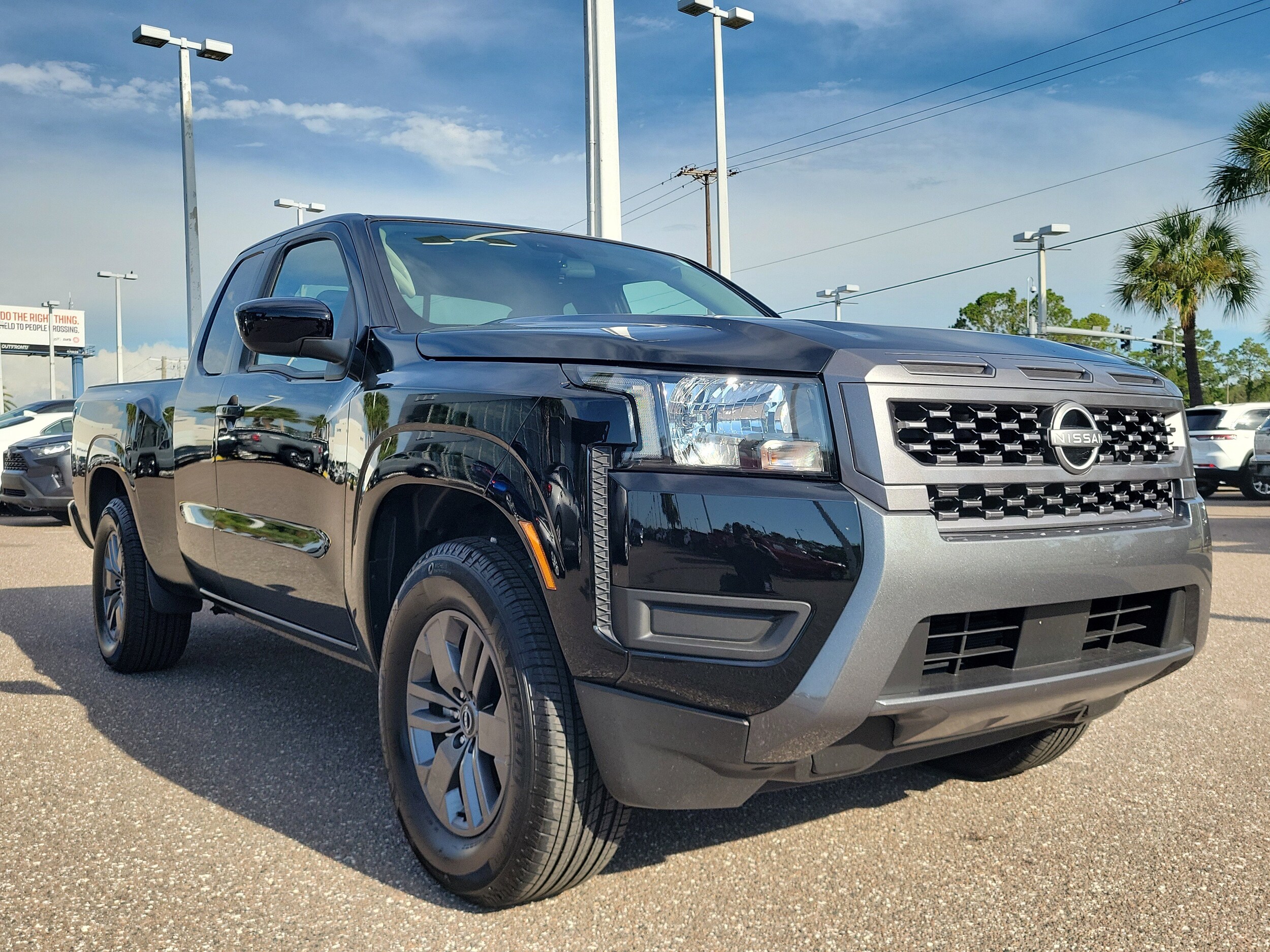 2025 Nissan Frontier SV photo 2