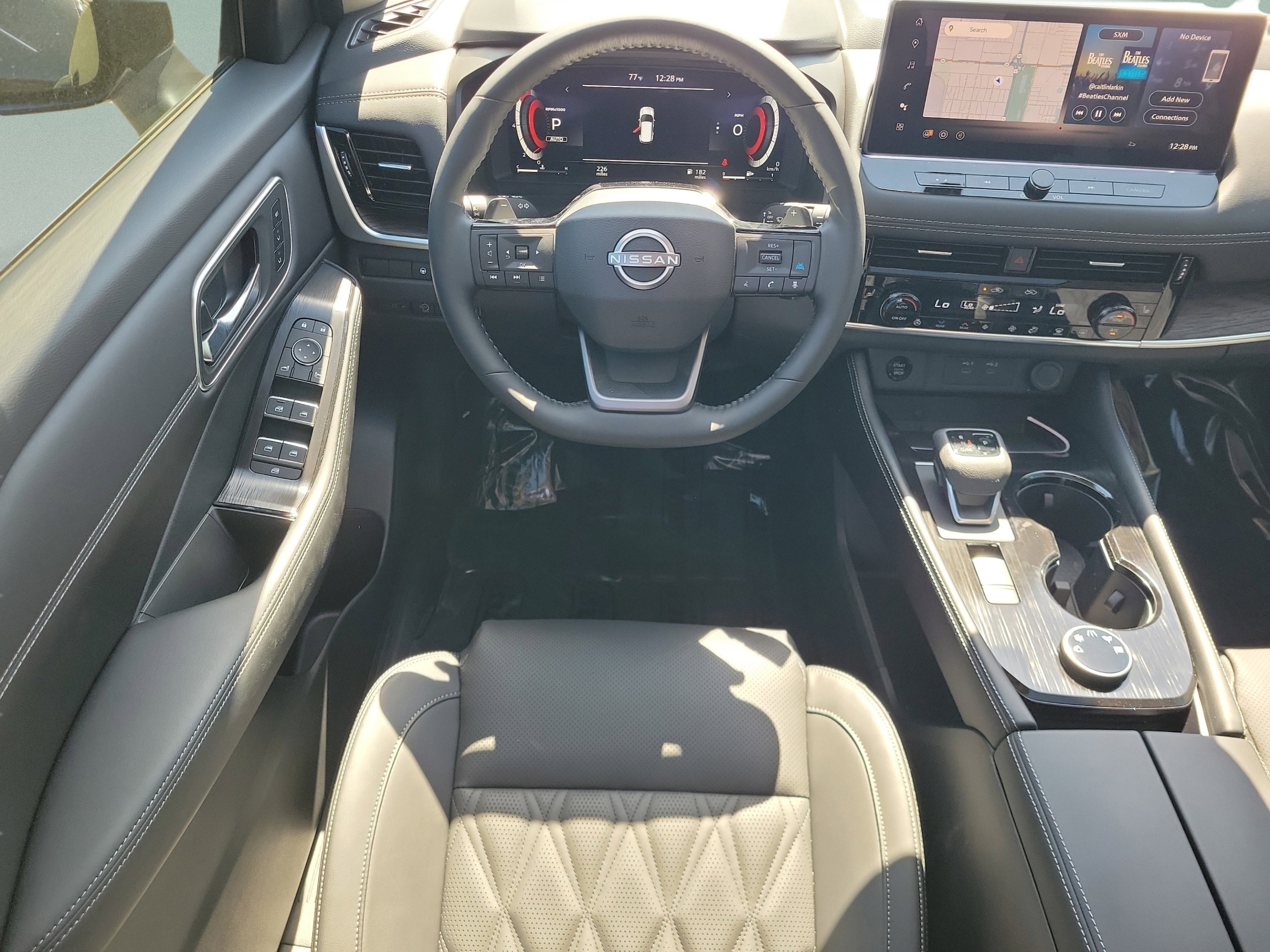 2026 Nissan Rogue Platinum - Photo 14