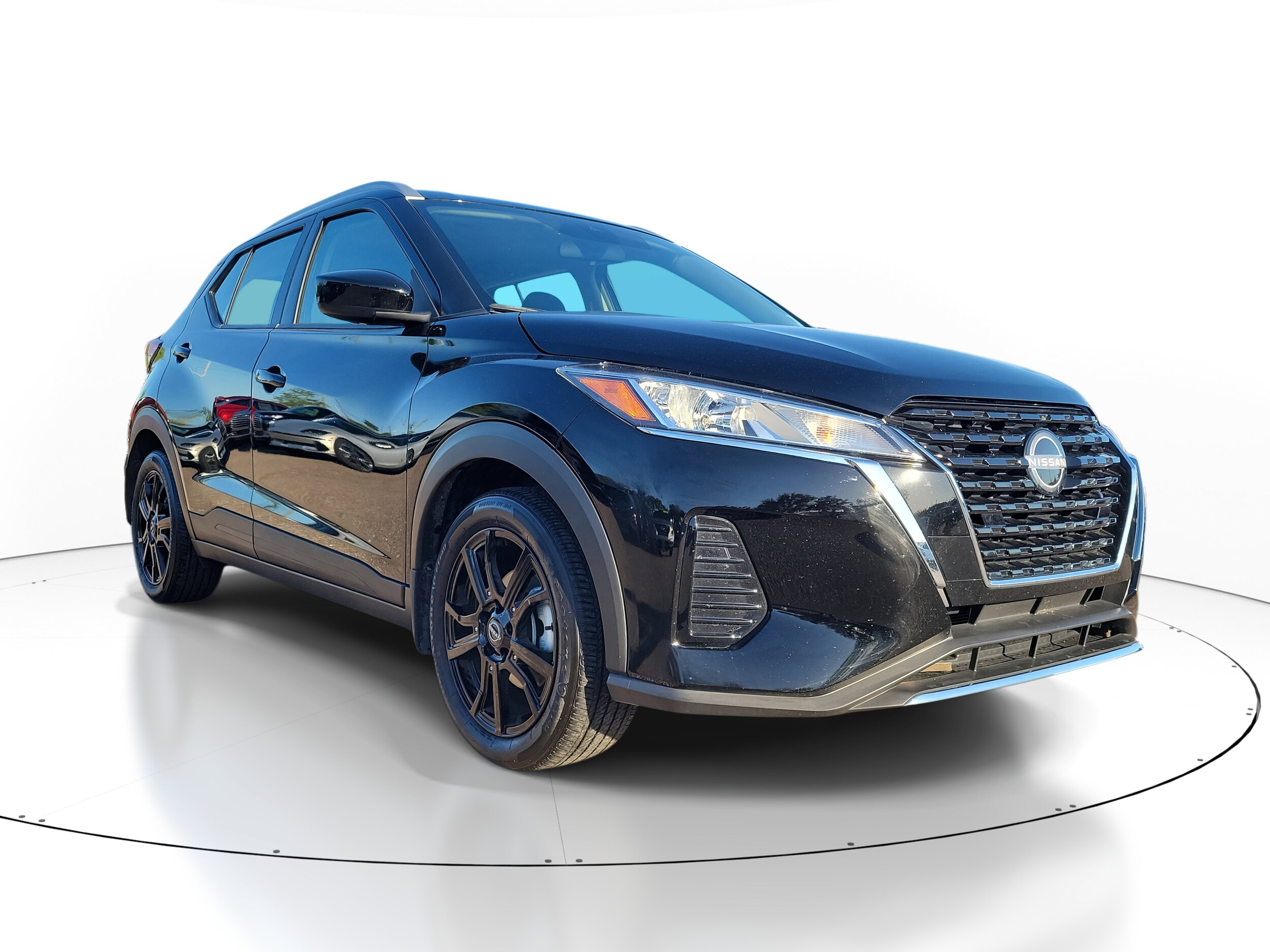 2024 Nissan Kicks SV photo 2