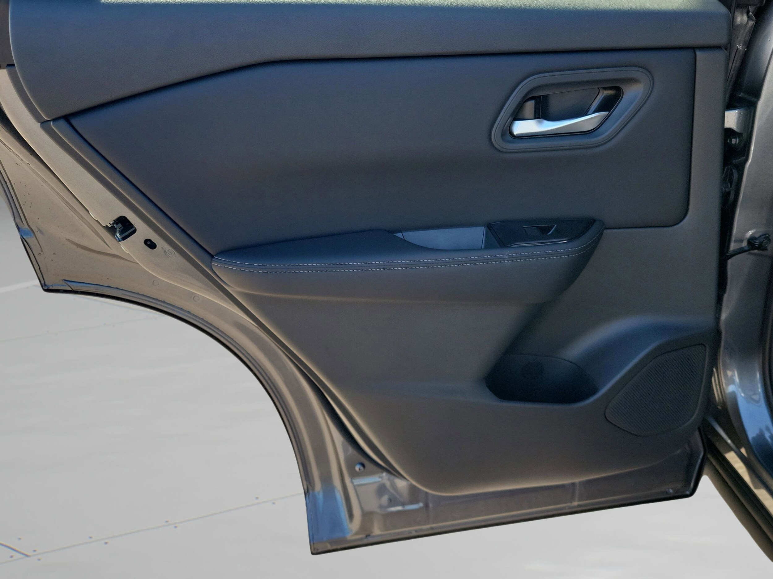 2026 Nissan Rogue SV - Photo 10