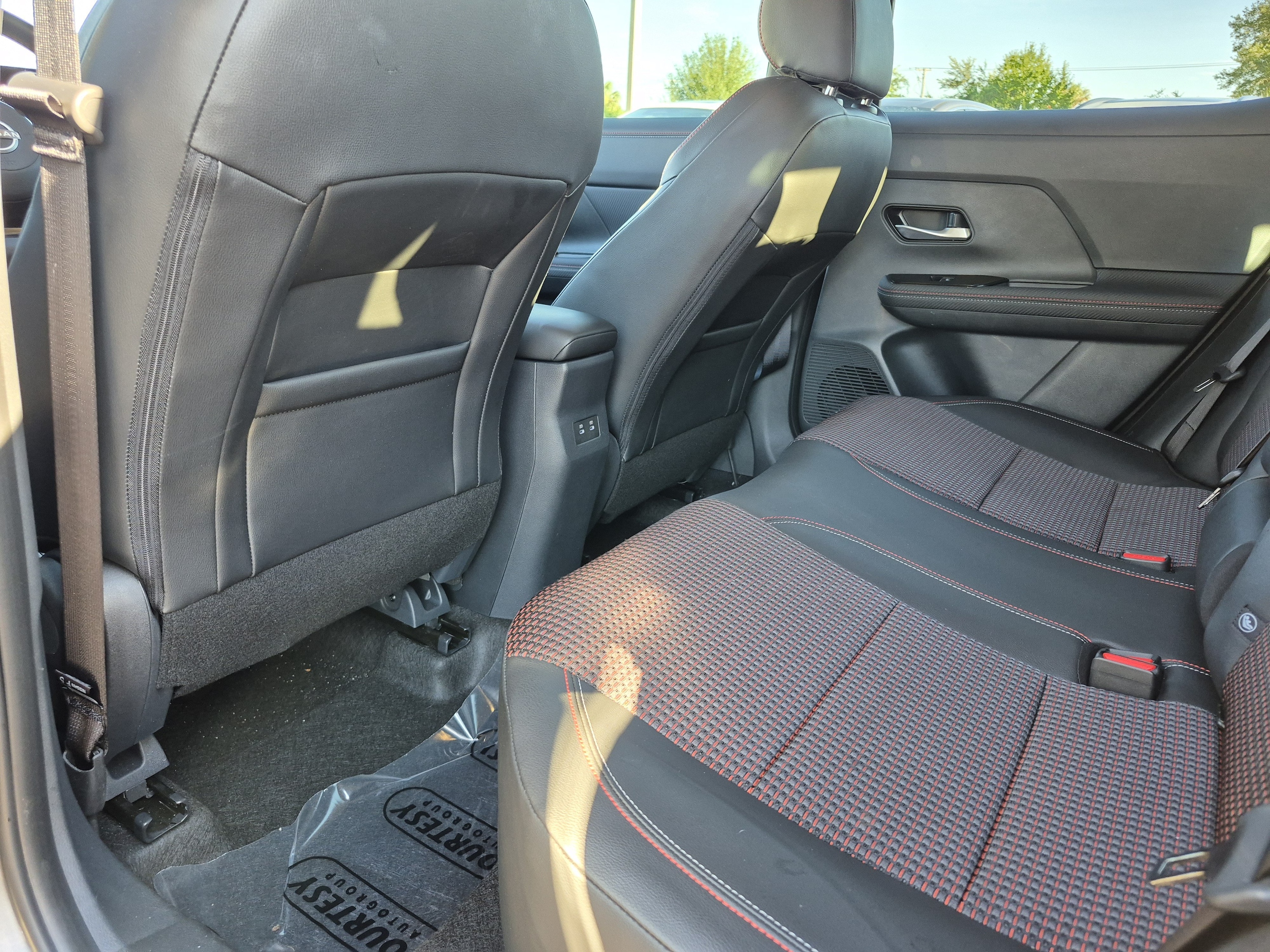 2025 Nissan Kicks SR - Photo 18