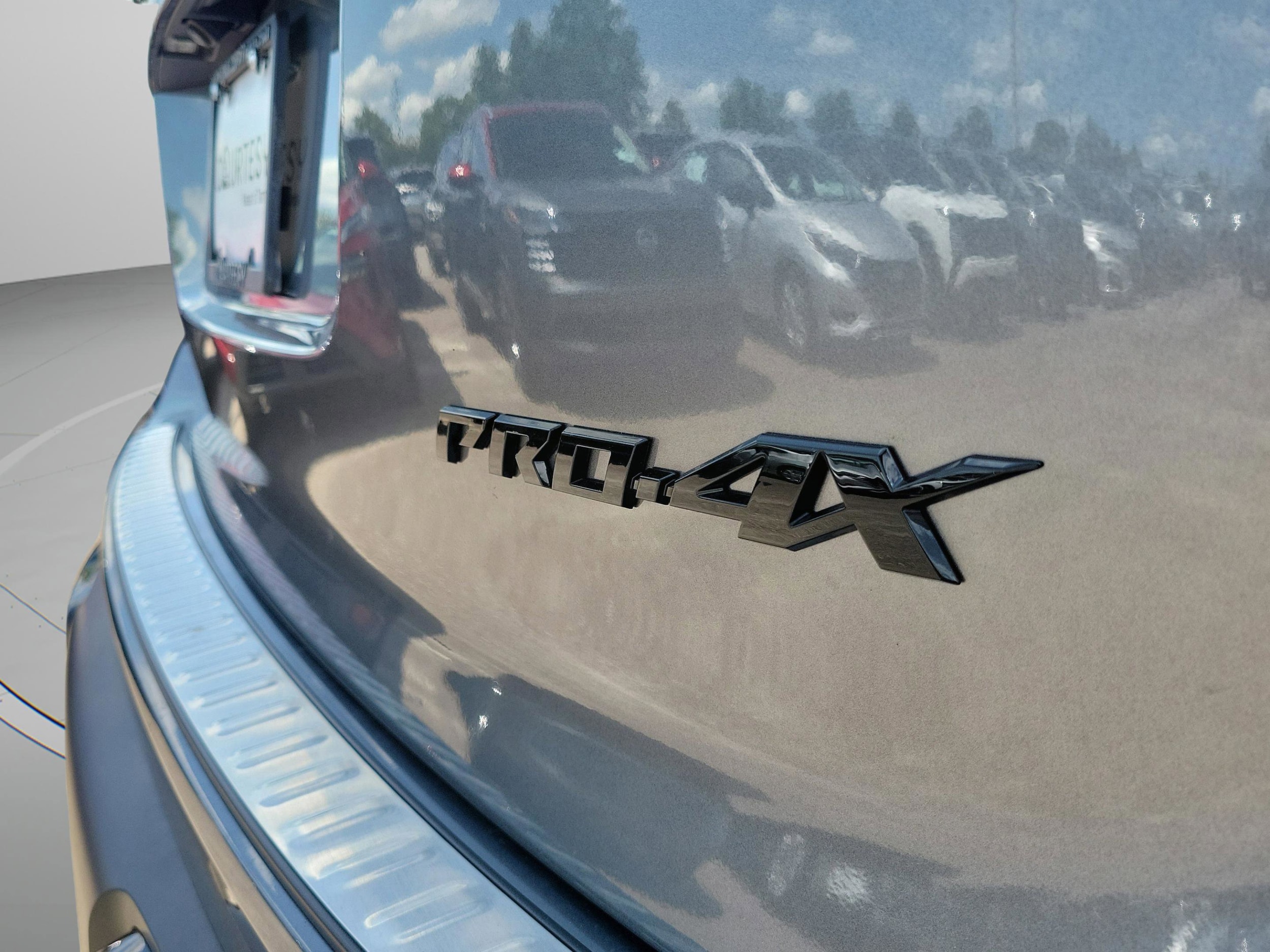 2025 Nissan Armada PRO-4X - Photo 9