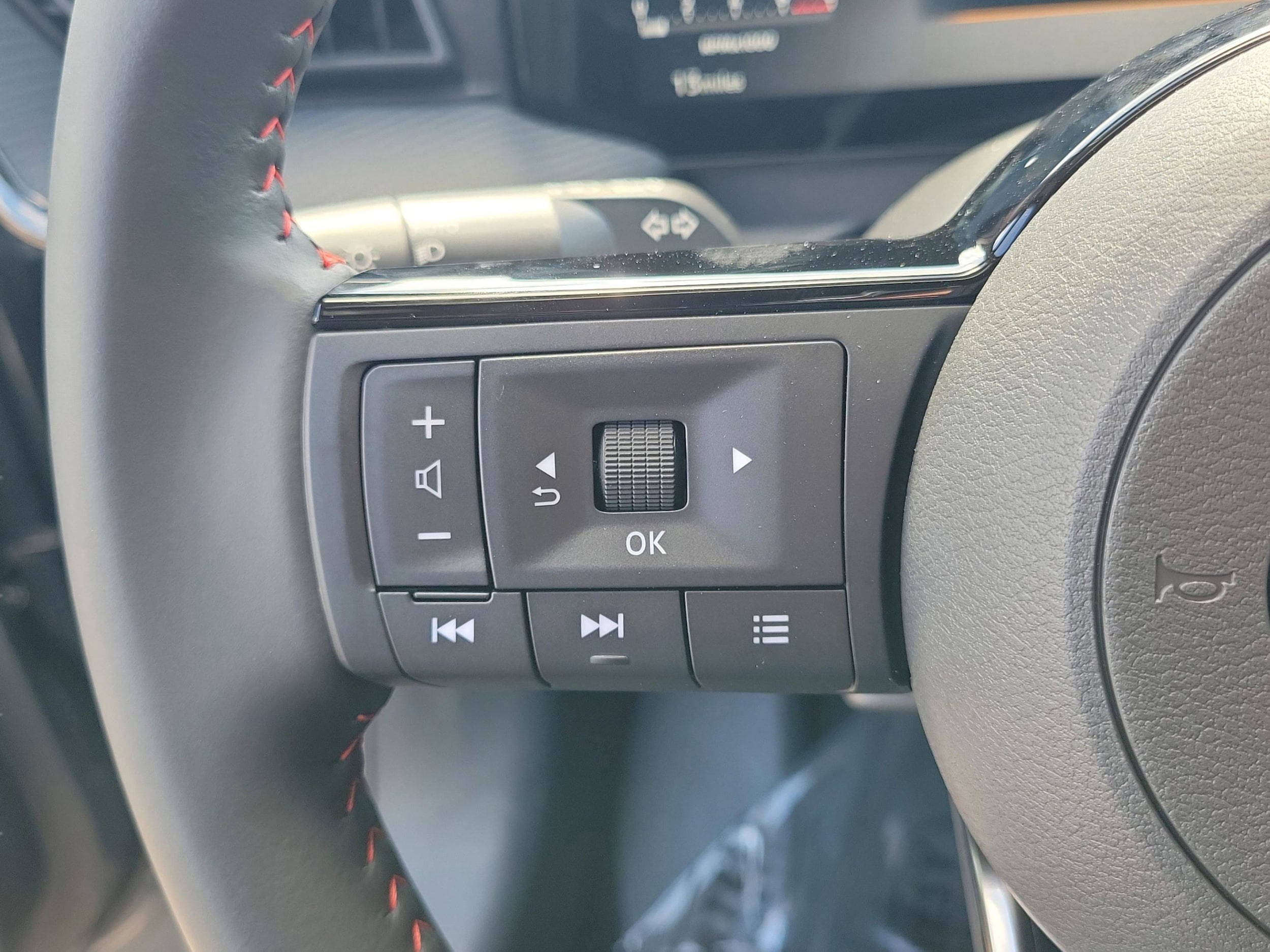 2025 Nissan Kicks SR - Photo 27