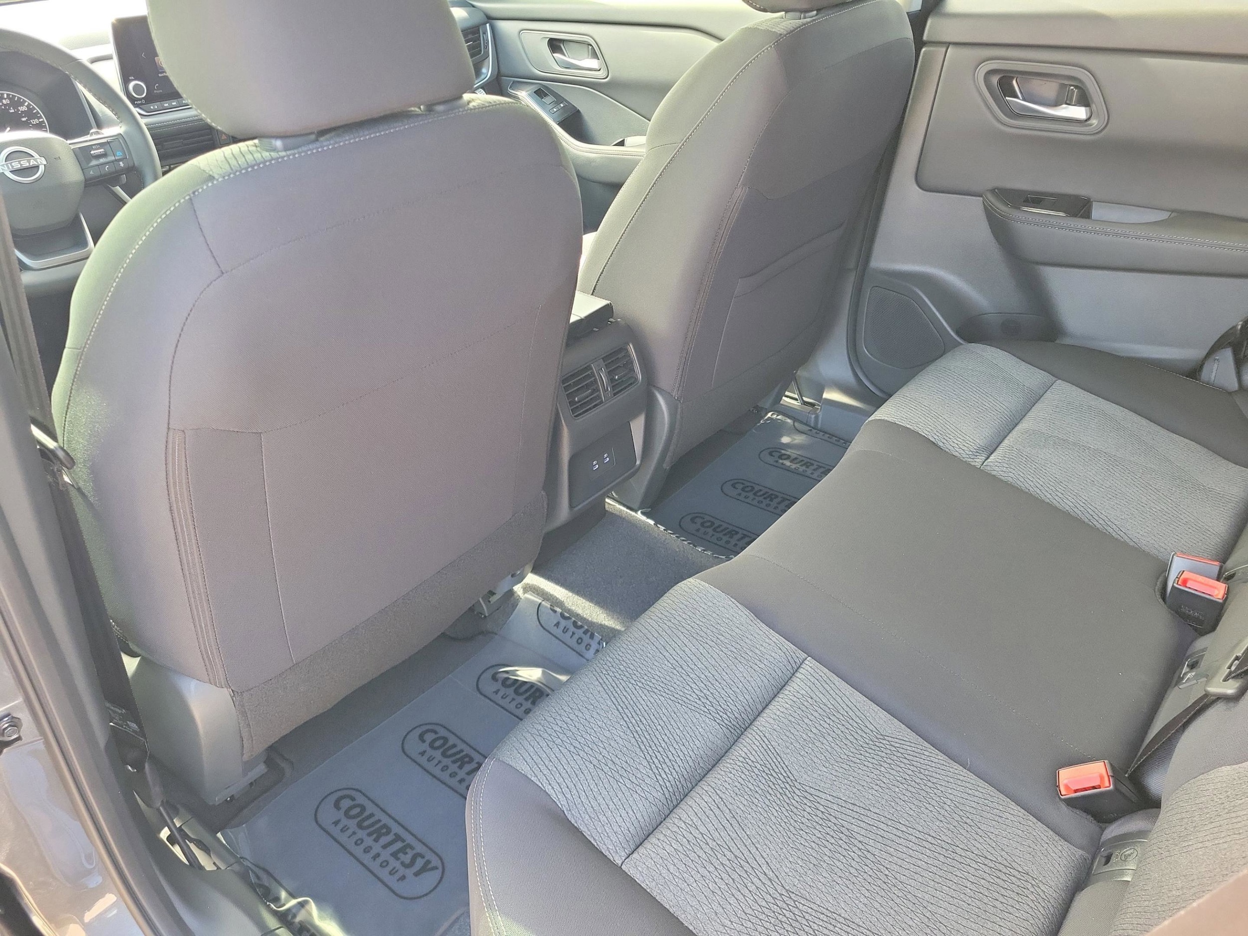 2026 Nissan Rogue SV - Photo 12
