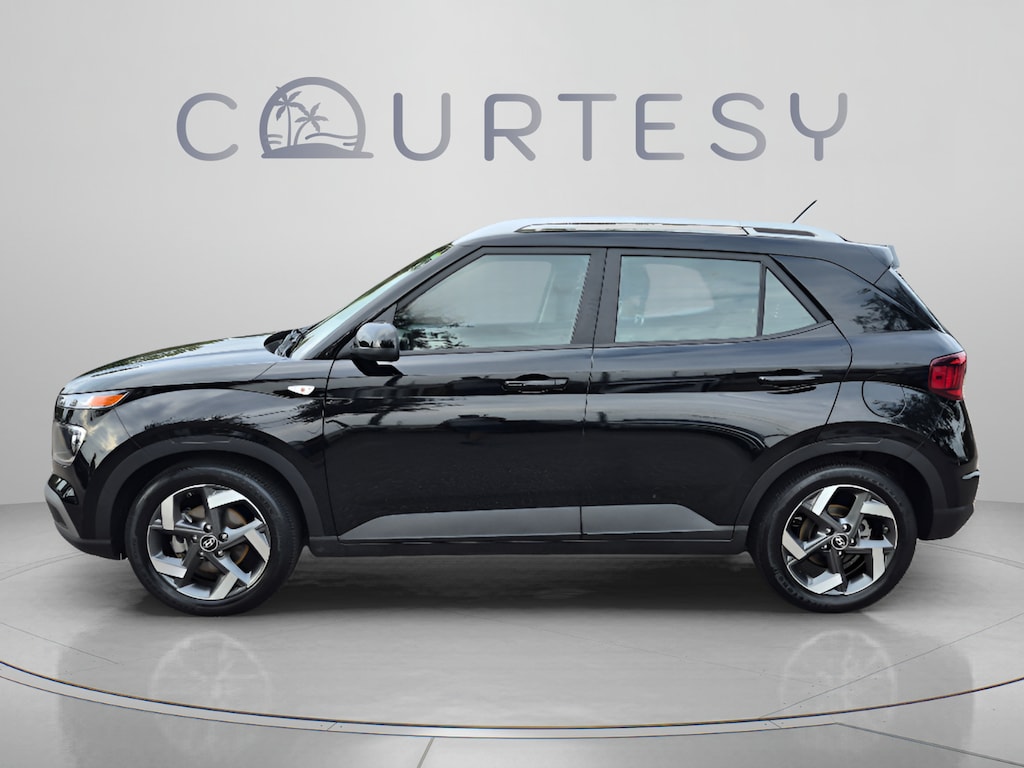 Used 2023 Hyundai Venue SEL SUV