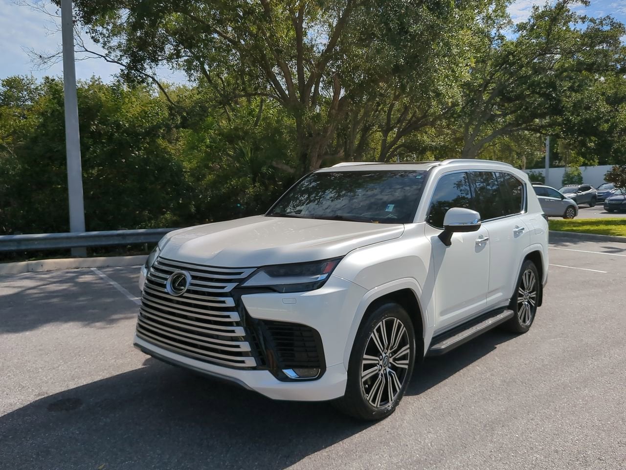 2024 Lexus LX 600 600 Luxury's photo