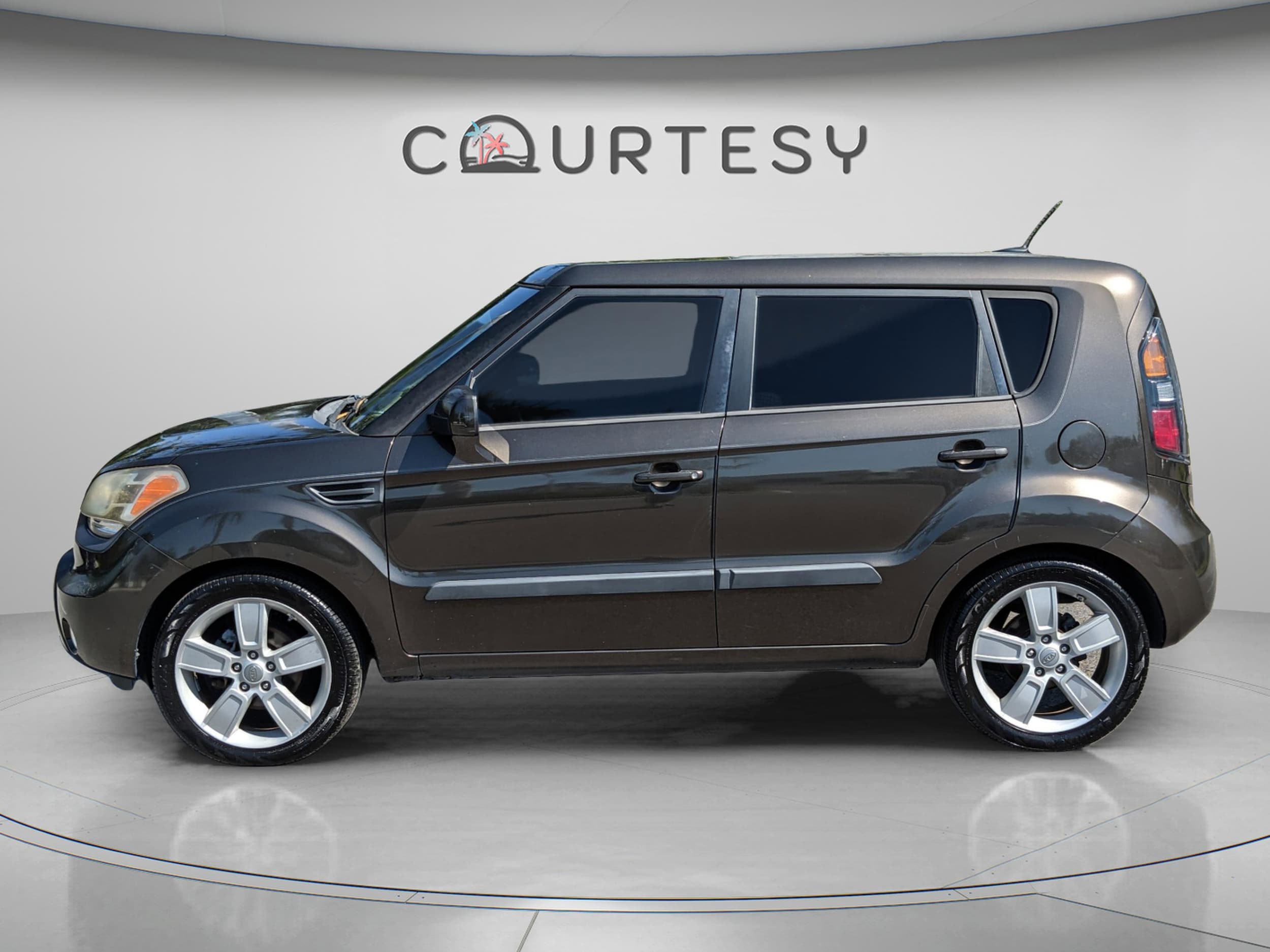Used 2011 Kia Soul Base with VIN KNDJT2A20B7248122 for sale in Palm Harbor, FL