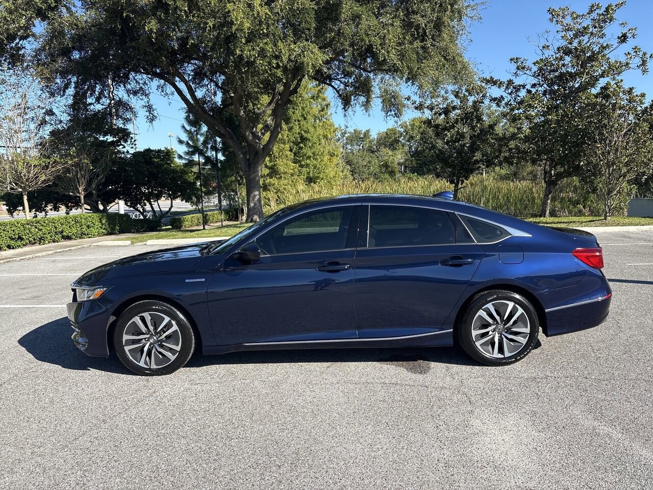 2020 Honda Accord Hybrid EX photo 3