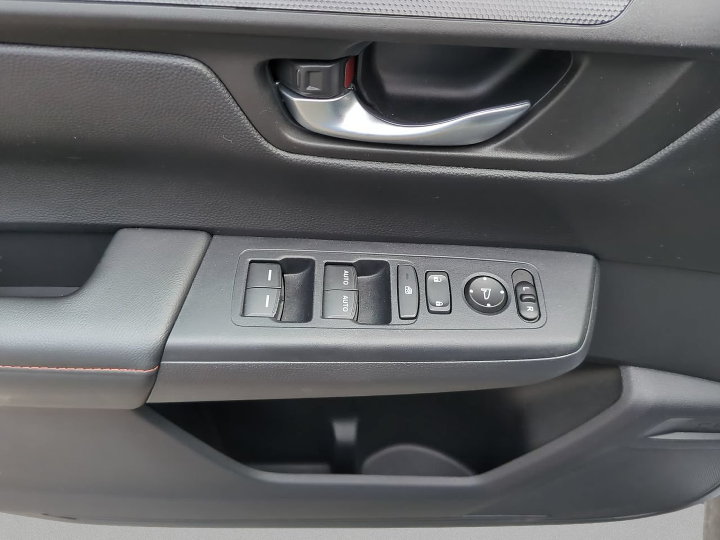 2025 Honda CR-V Sport - Photo 17
