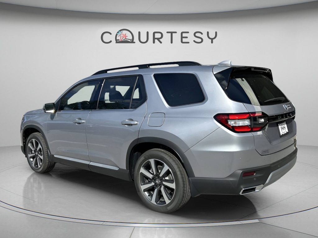 Certified 2025 Honda Pilot Touring SUV