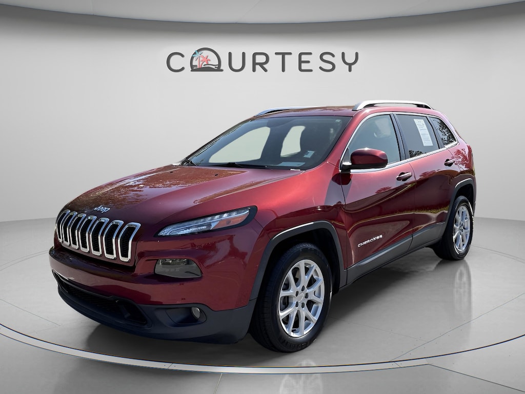 Used 2017 Jeep Cherokee Latitude FWD SUV