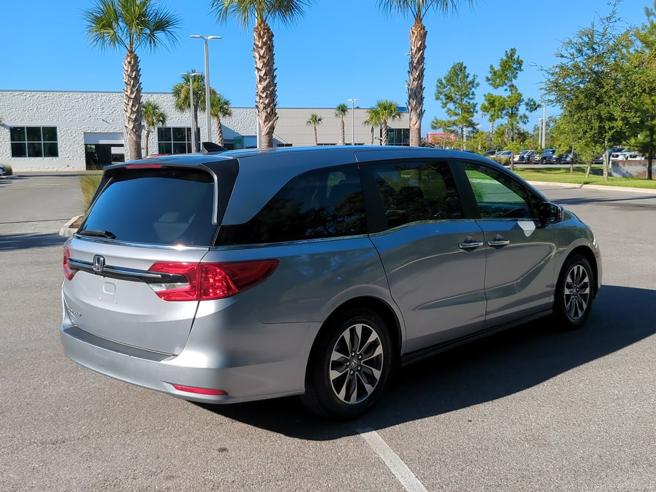2024 Honda Odyssey EX-L - Photo 7