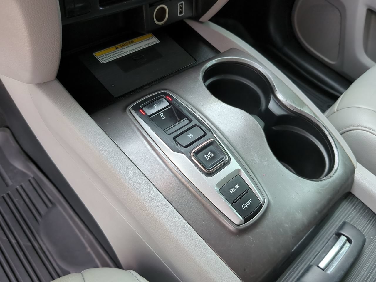 2021 Honda Pilot SE - Photo 16