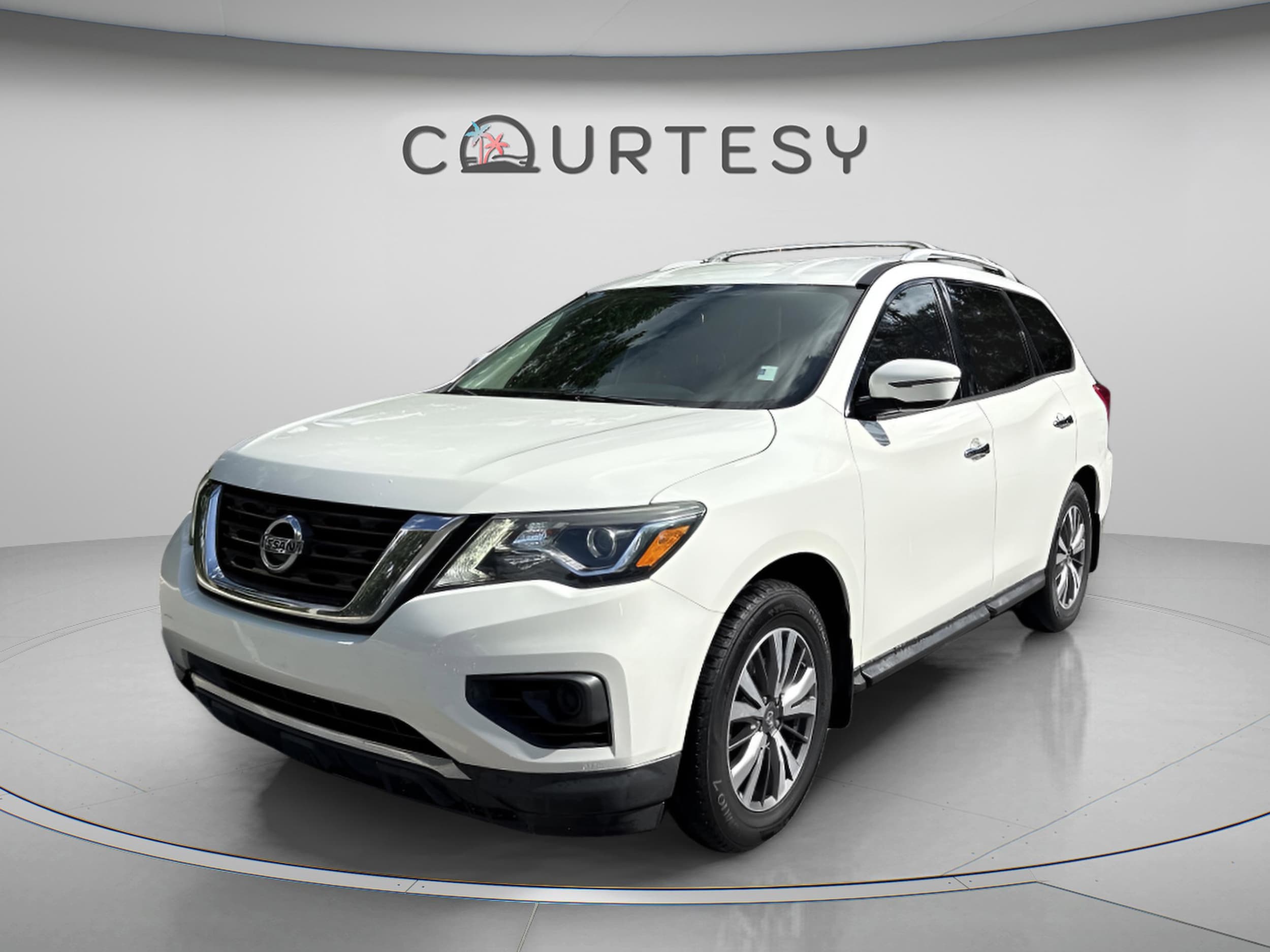 2017 Nissan Pathfinder S 2WD's photo