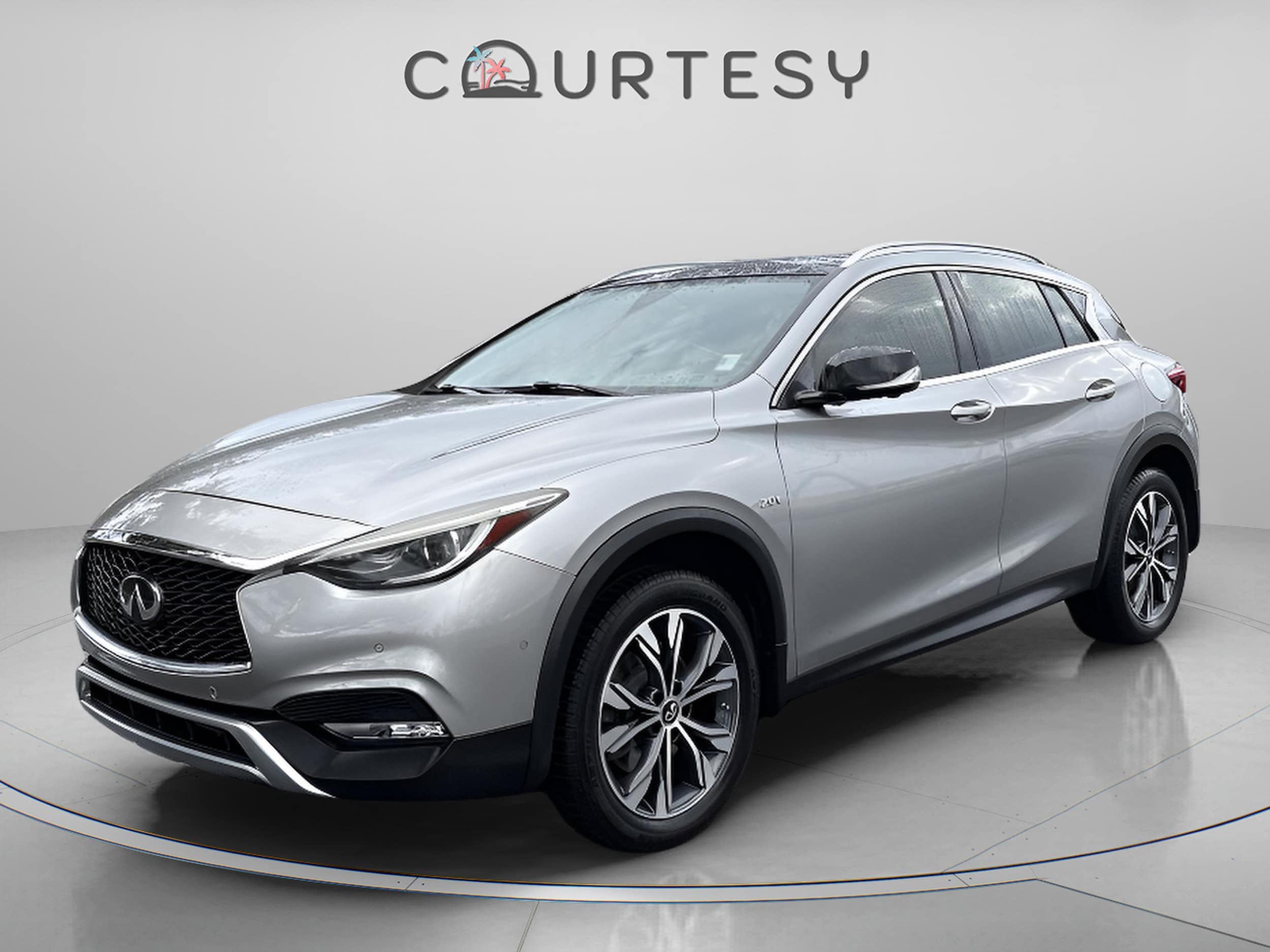 2018 INFINITI QX30 Essential