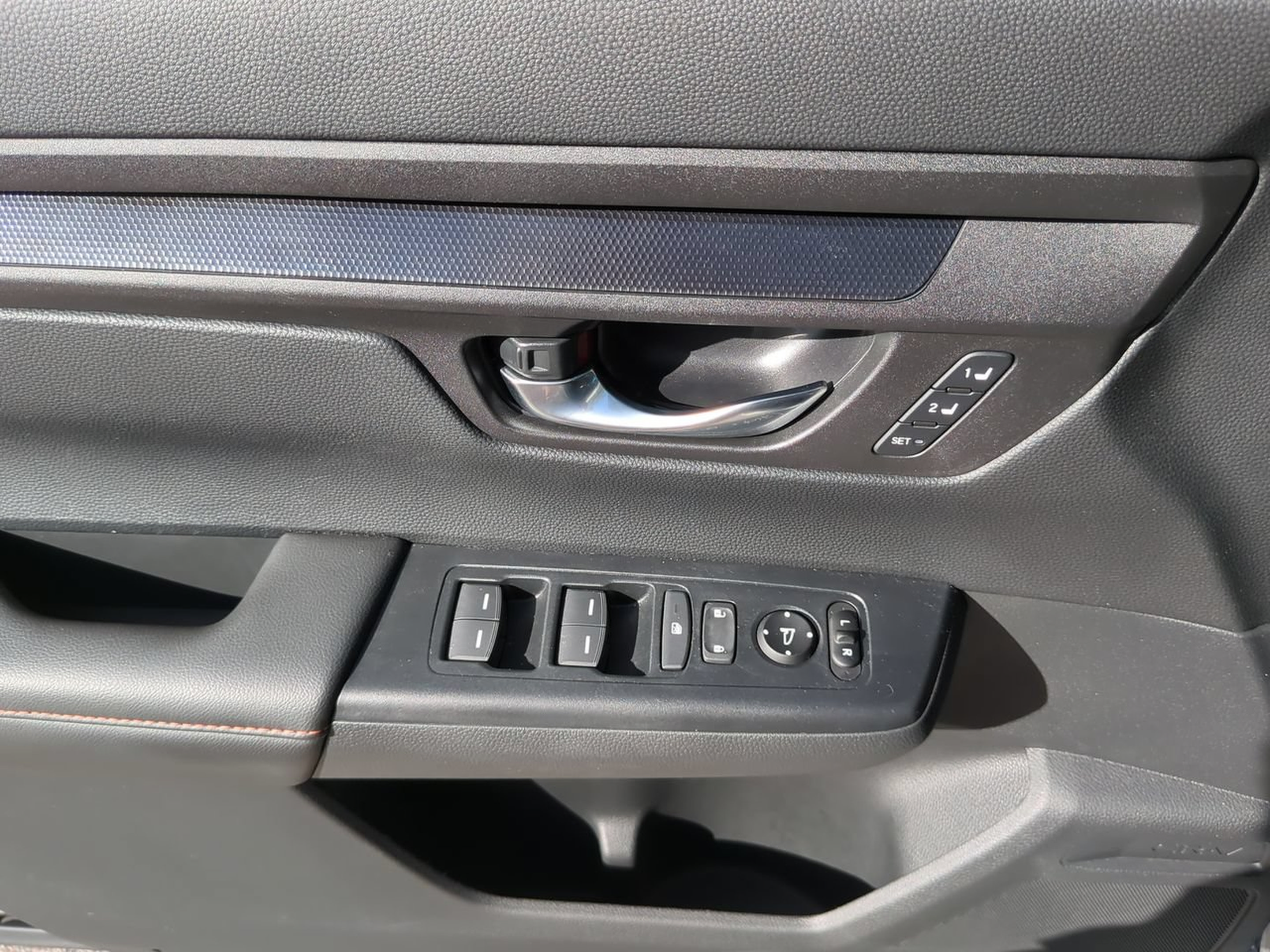 2025 Honda CR-V Sport-L - Photo 17