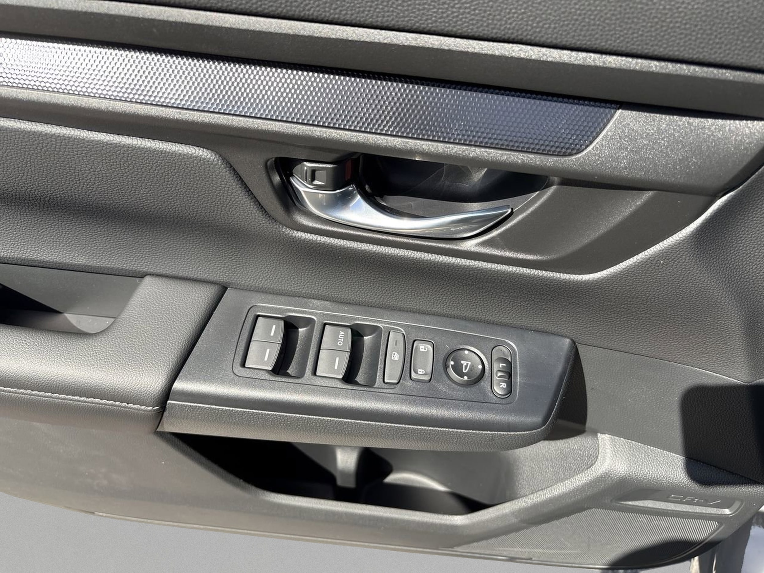2026 Honda CR-V LX - Photo 16