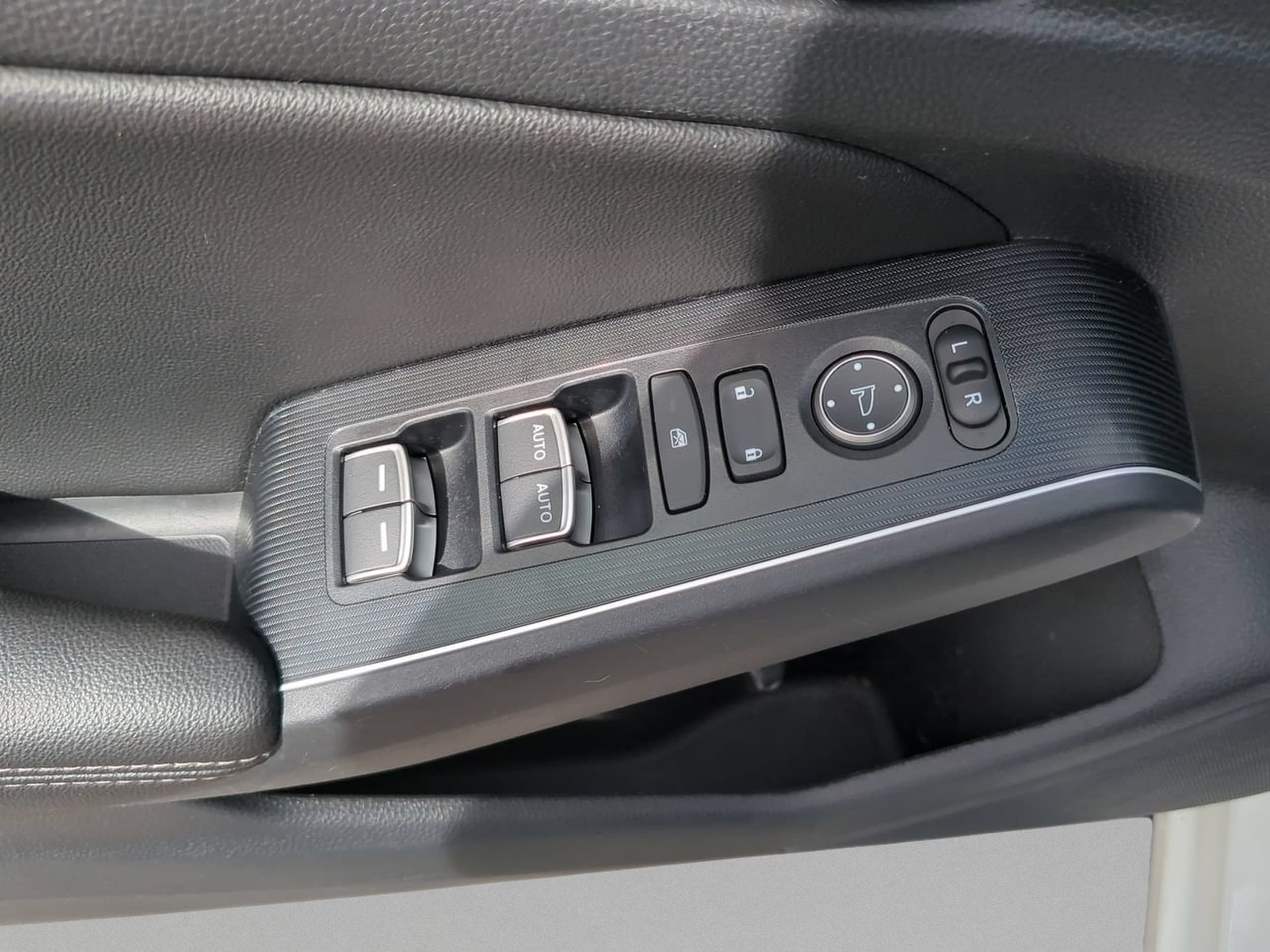 2023 Honda Civic Hatchback Sport Touring - Photo 15