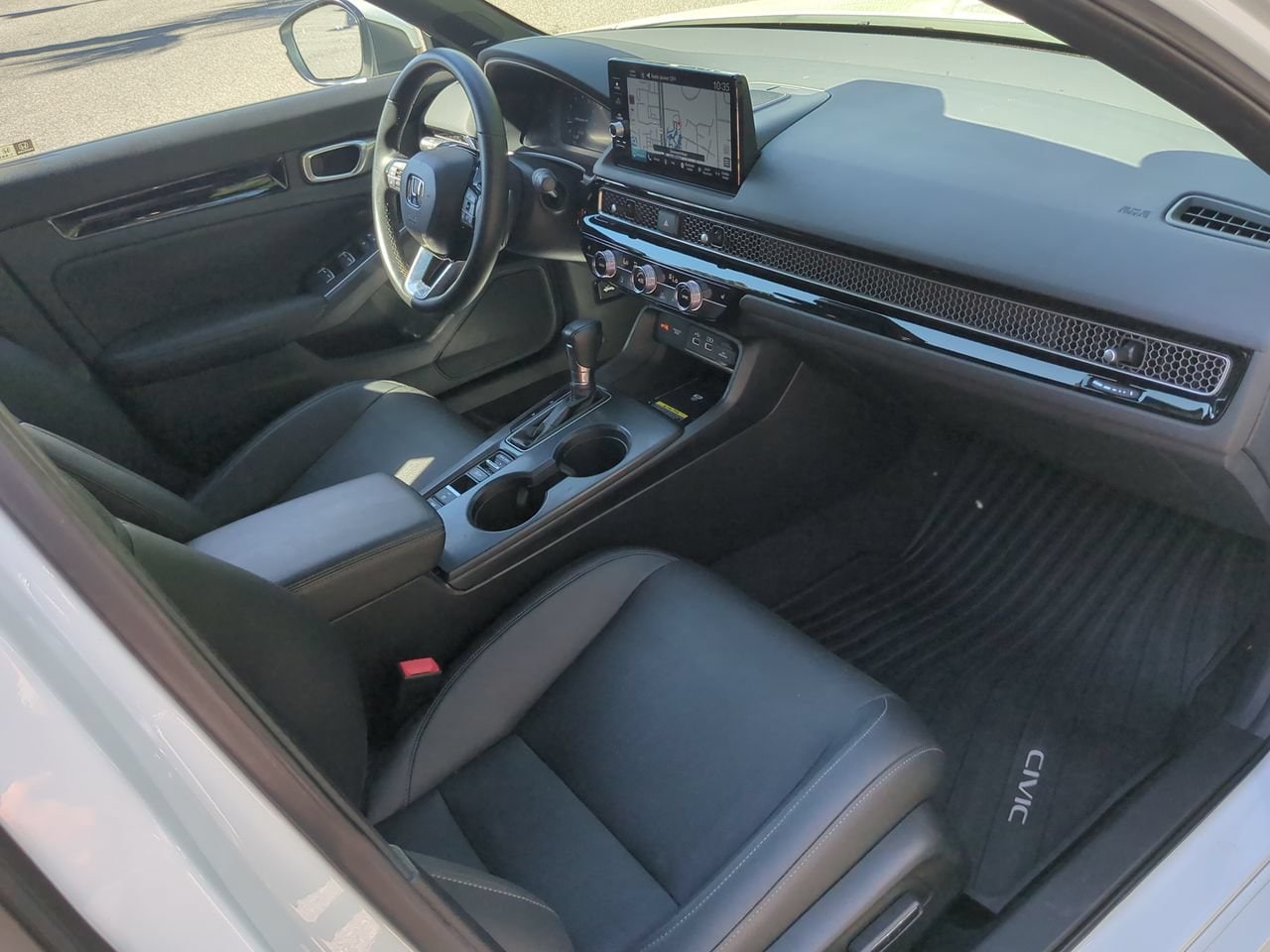 2023 Honda Civic Hatchback Sport Touring - Photo 19