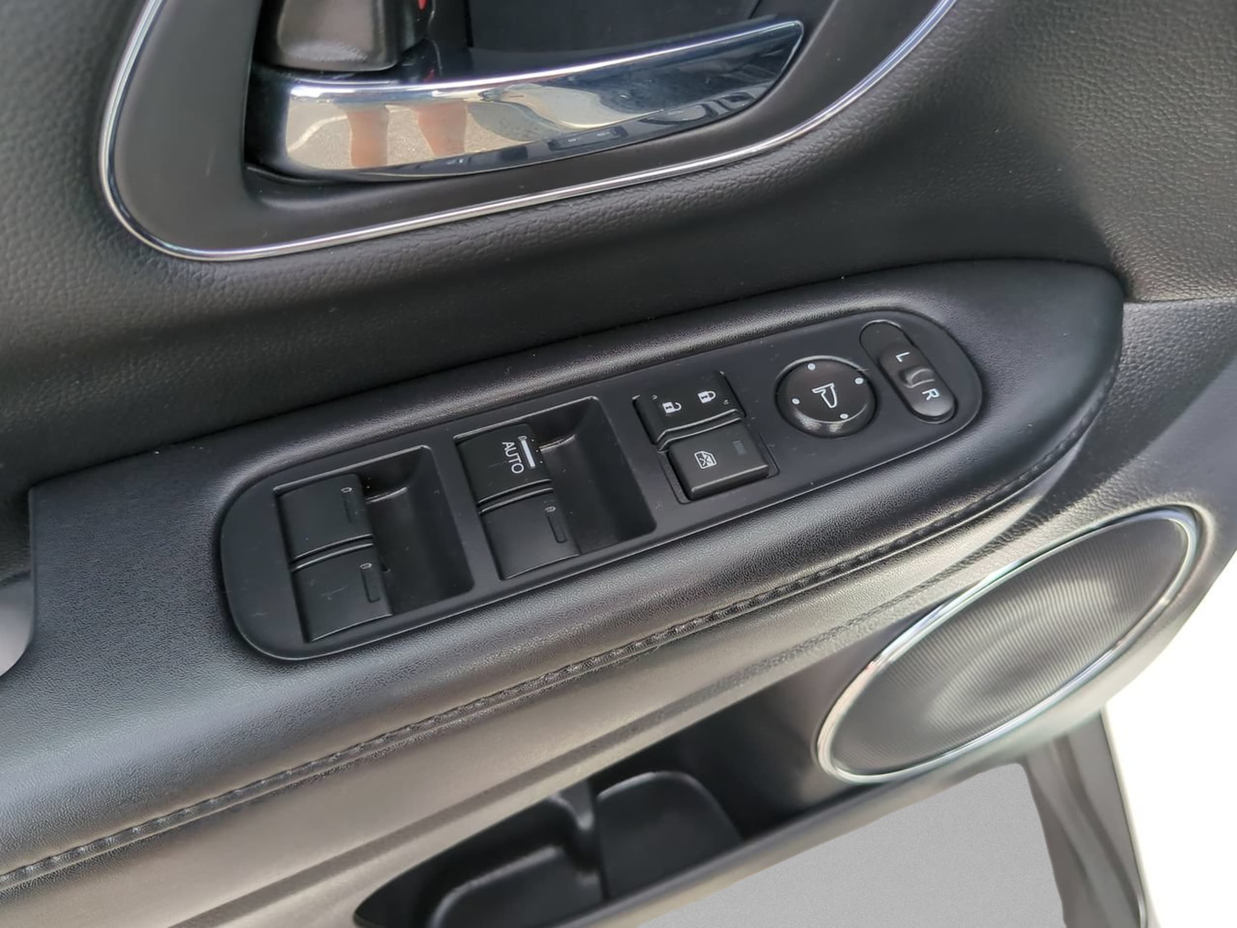 2022 Honda HR-V EX-L - Photo 17