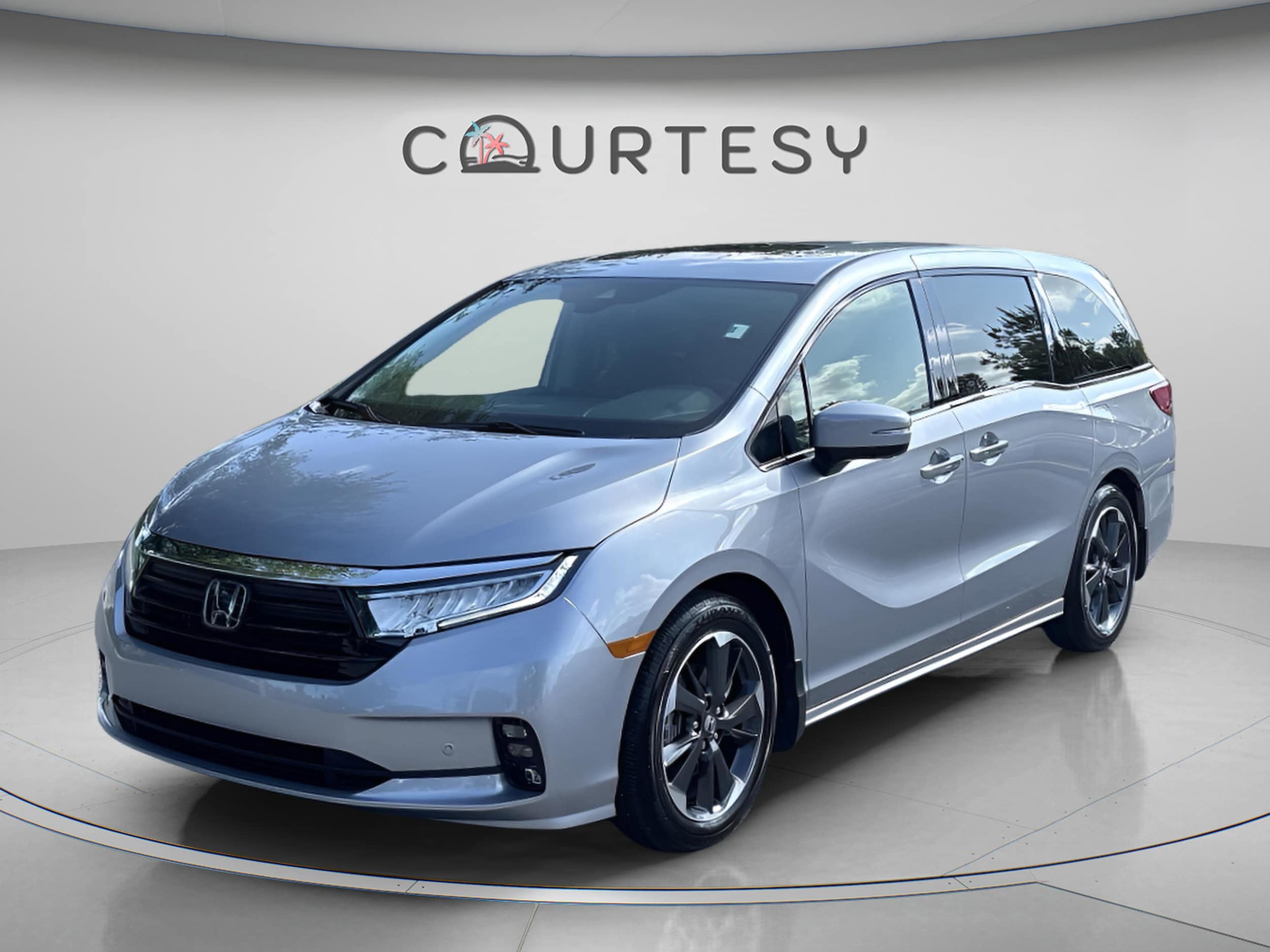 2022 Honda Odyssey Elite's photo